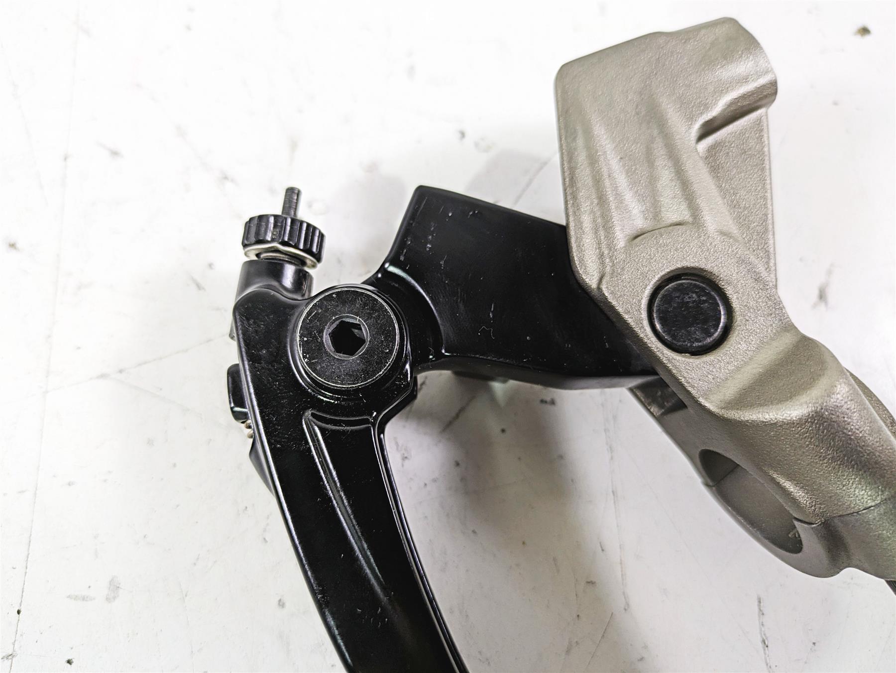 2023 Triumph Street Triple 765 RS Clutch Perch & Lever T2043061 {{ shop.shopifyCountryName }} - Mototech271