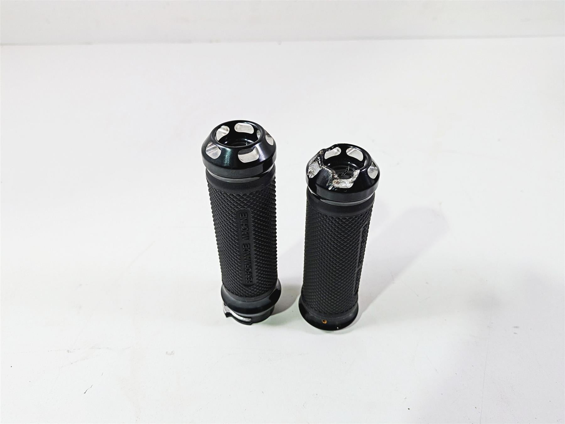 2011 Harley FXDC Dyna Super Glide Performance Machine Apex Grips 0063-2043-BM {{ shop.shopifyCountryName }} - Mototech271