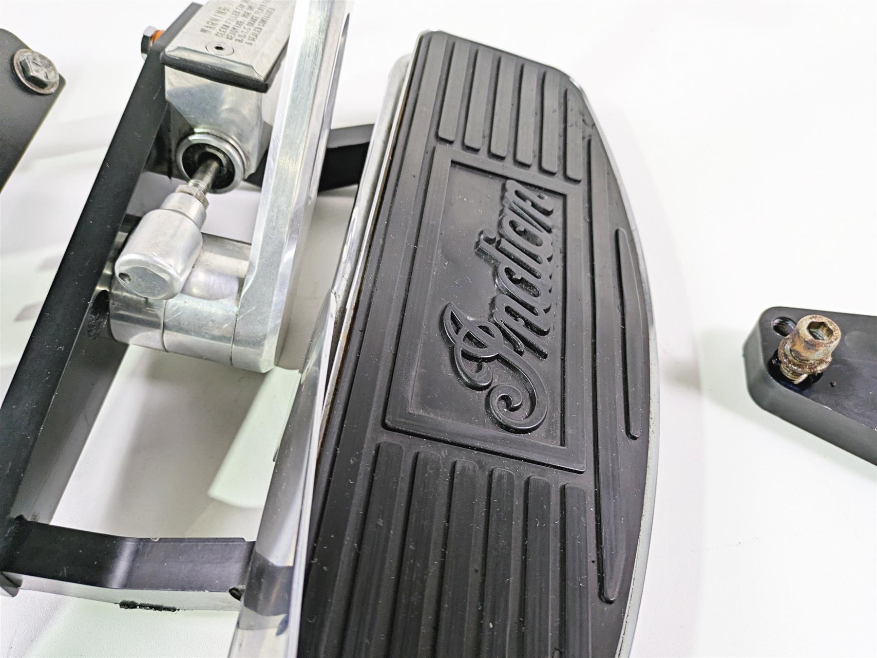 2002 Indian Spirit Deluxe Front Floorboards & Pedal 46-002 41-338 41-327 41-333 {{ shop.shopifyCountryName }} - Mototech271