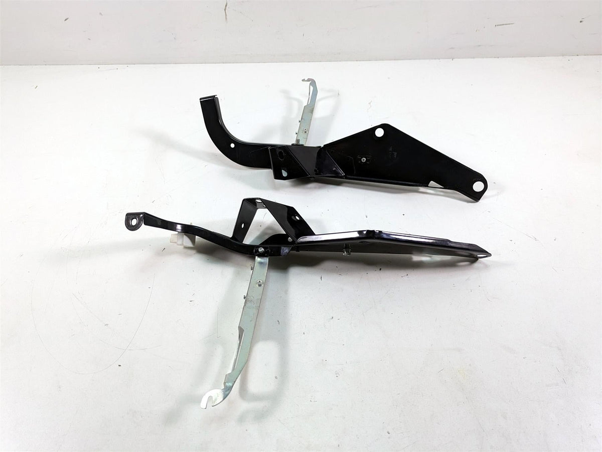 2006 Harley Touring FLHTCUI Electra Glide Front Fairing Mounts 58478-96 58479-96 {{ shop.shopifyCountryName }} - Mototech271