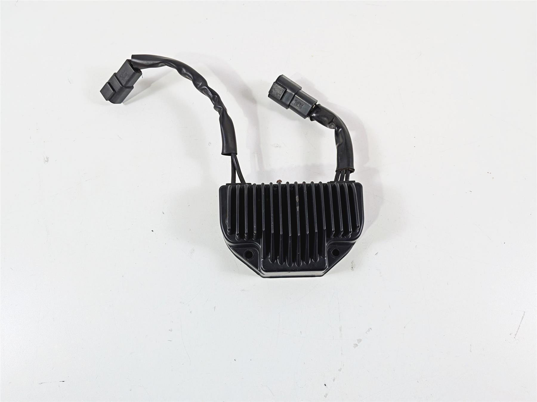 2007 Harley Dyna FXDB Street Bob Rectifier Voltage Regulator 74631-06 {{ shop.shopifyCountryName }} - Mototech271