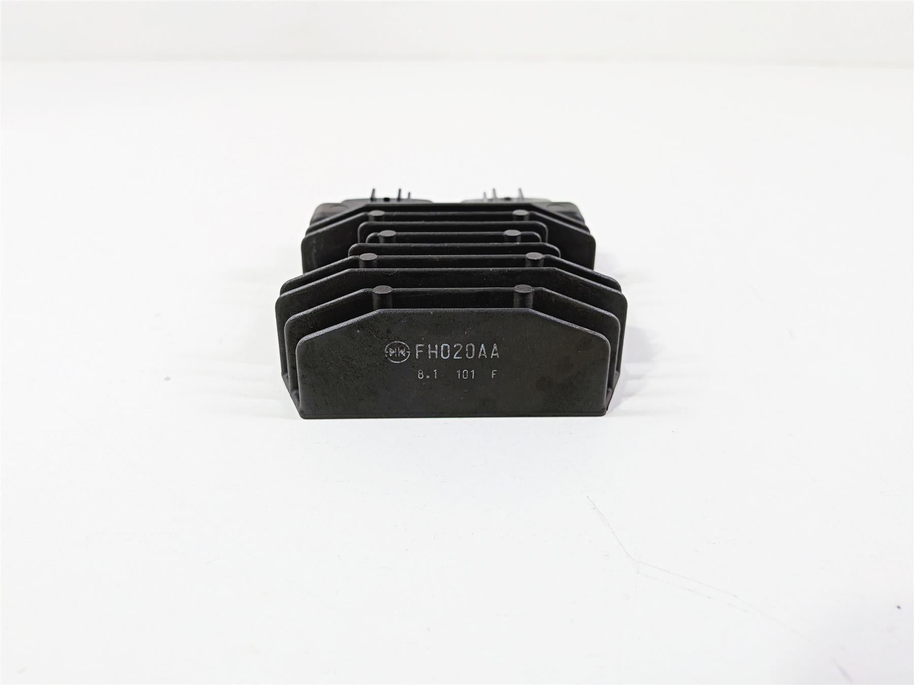 2019 Triumph Speed Triple RS 1050 Rectifier Voltage Regulator T1300675 FH020AA {{ shop.shopifyCountryName }} - Mototech271