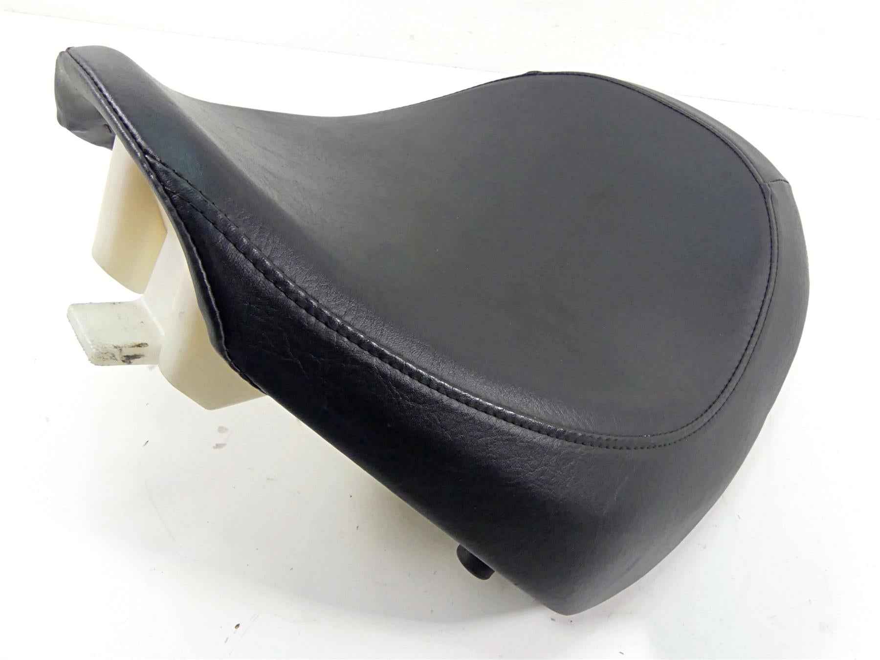 2008 Suzuki M109R VZR1800 Front Rider Driver Seat Saddle 45100-48G00 {{ shop.shopifyCountryName }} - Mototech271