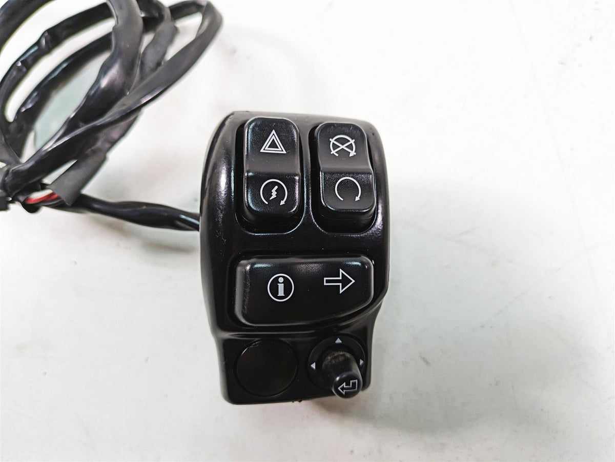 2019 Harley Touring FLHX Street Glide Right Hand Control Switch 71500129C {{ shop.shopifyCountryName }} - Mototech271
