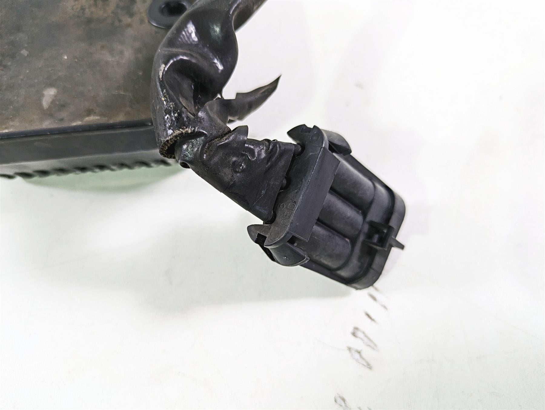 2018 Indian Chieftain Dark Horse Rectifier Voltage Regulator 4014300 4019661 {{ shop.shopifyCountryName }} - Mototech271