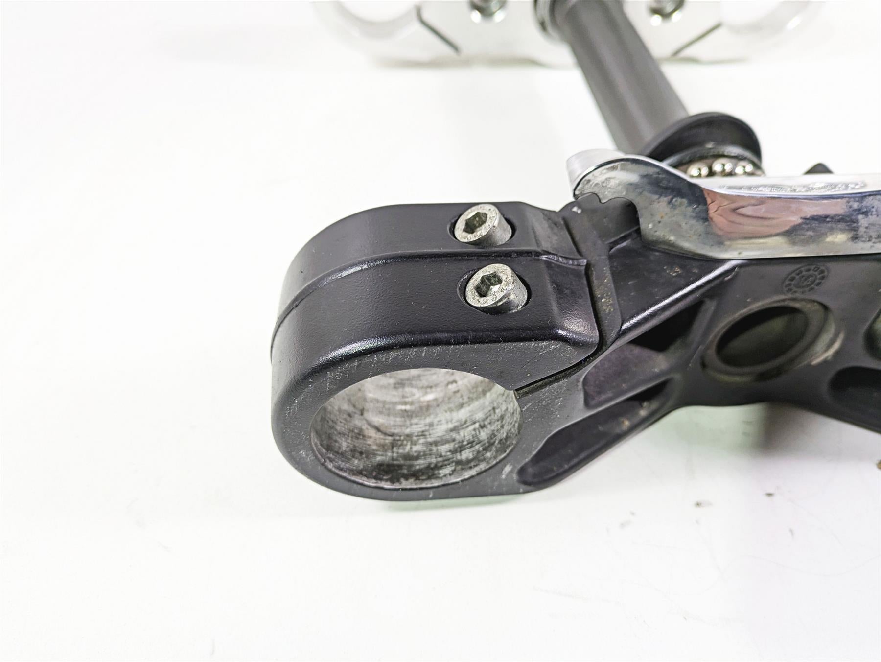 2016 Moto Guzzi Stelvio 1200 8V NTX Upper & Lower Triple Tree Set 886202 886199 {{ shop.shopifyCountryName }} - Mototech271