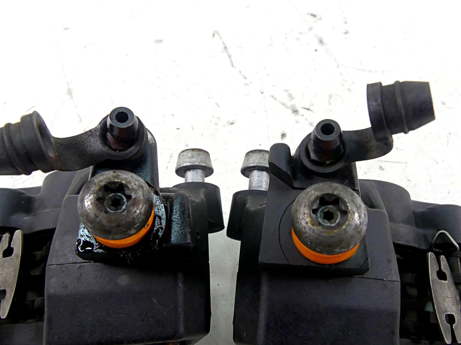 2009 BMW R1200 GS K25 Brembo Front Brake Caliper Set 34117711438 34117711439 {{ shop.shopifyCountryName }} - Mototech271