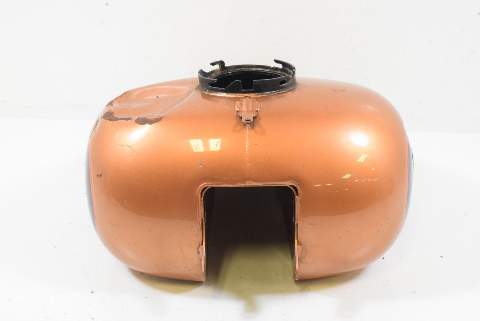08 Harley Touring FLHTCU Electra Glide UC Fuel Gas Petrol Tank DENTED 61356-08 {{ shop.shopifyCountryName }} - Mototech271