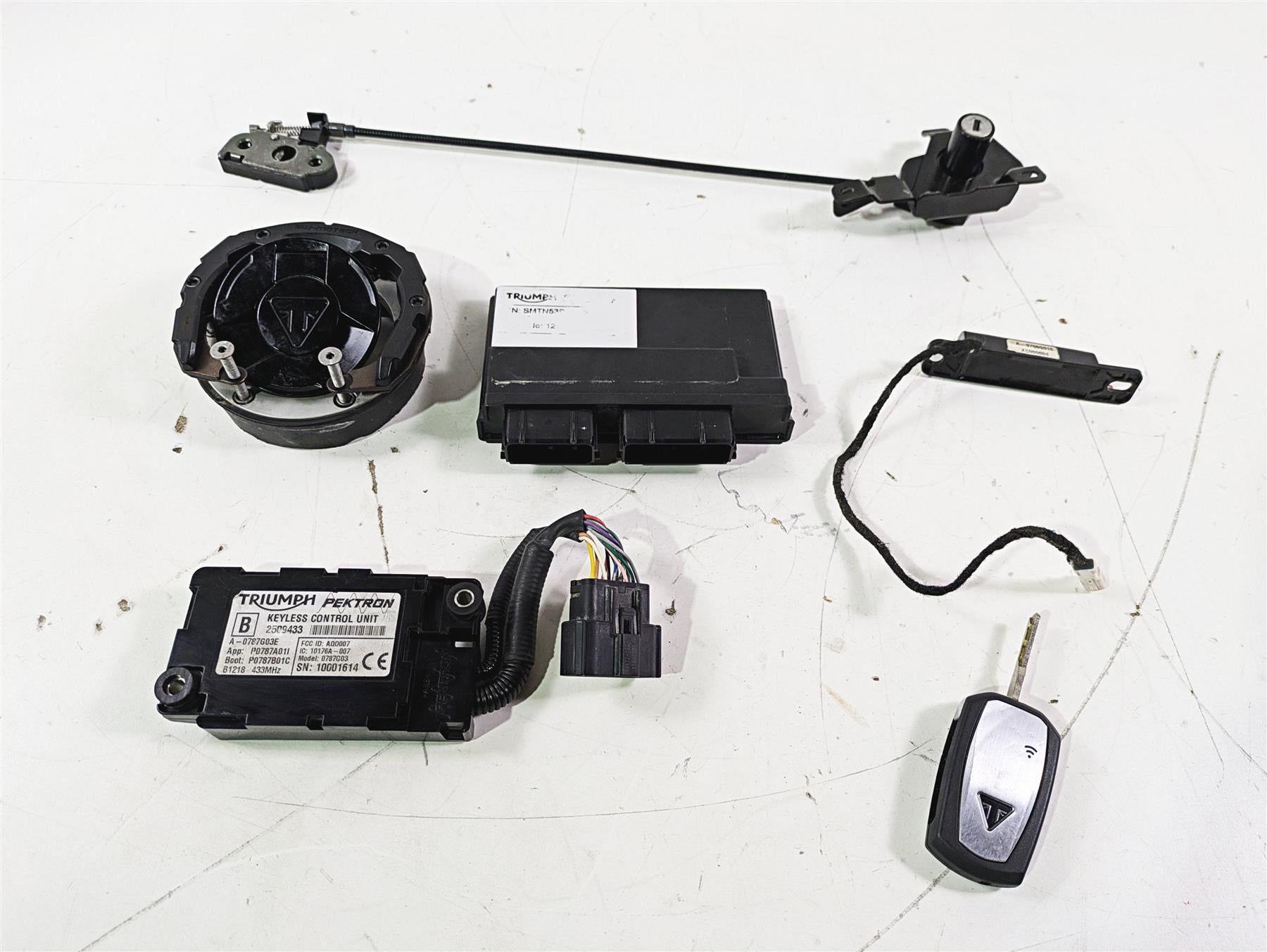2019 Triumph Speed Triple RS 1050 Ignition Switch Key Immobilizer Cdi T1293450 {{ shop.shopifyCountryName }} - Mototech271