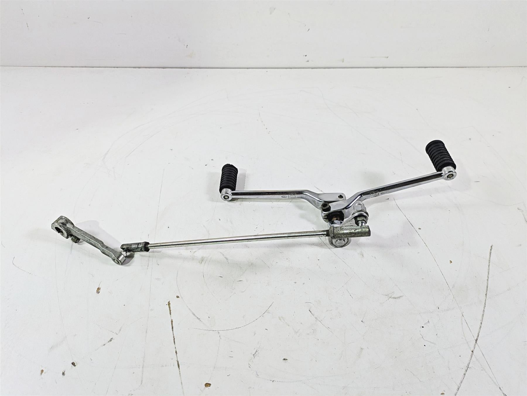 2008 Harley FLSTC 105TH Softail Heritage Shifter Shift Lever + Links 33895-82E {{ shop.shopifyCountryName }} - Mototech271