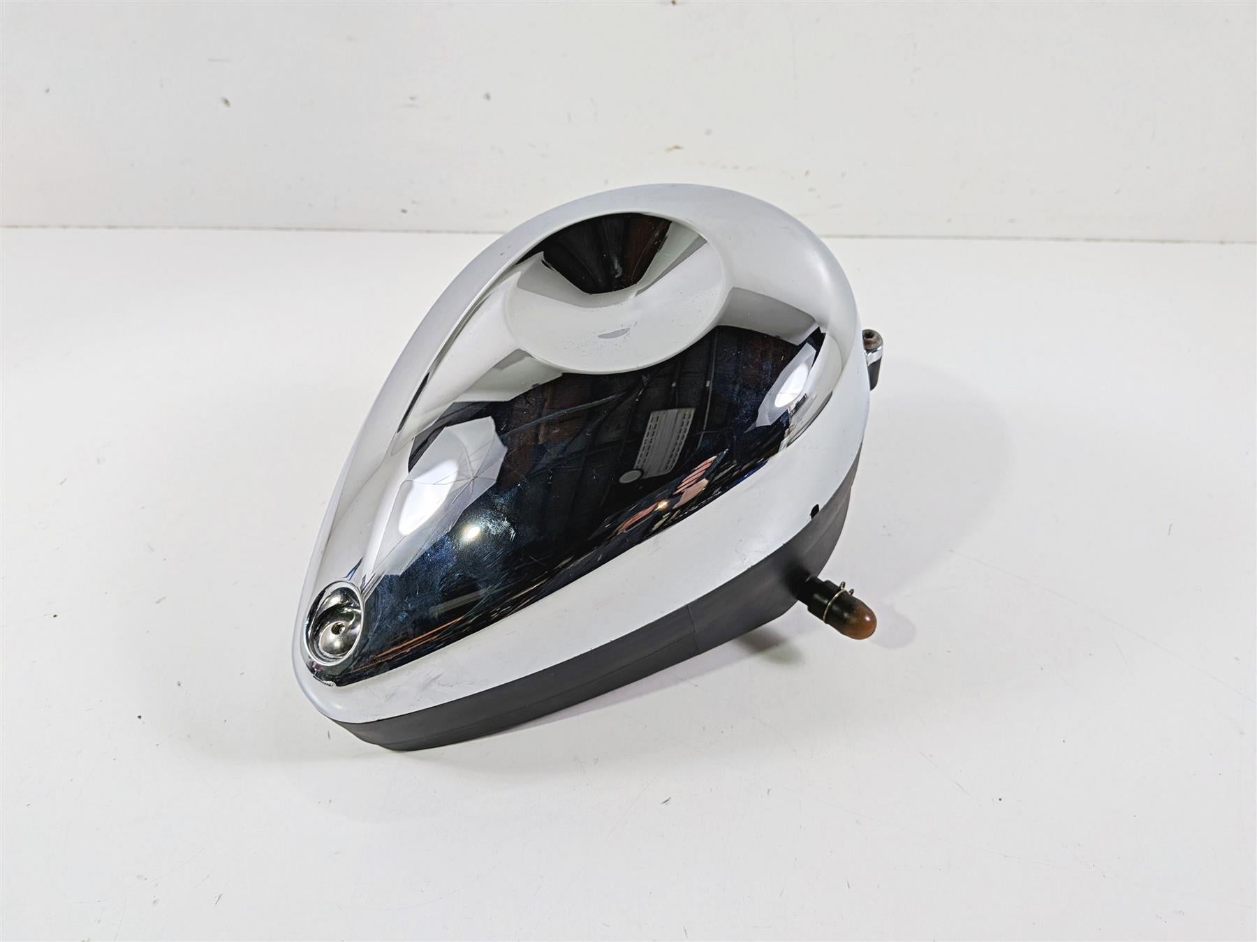2005 Suzuki VZ800 M50 Boulevard Air Cleaner Case & Chrome Cover 13701-39G01 {{ shop.shopifyCountryName }} - Mototech271