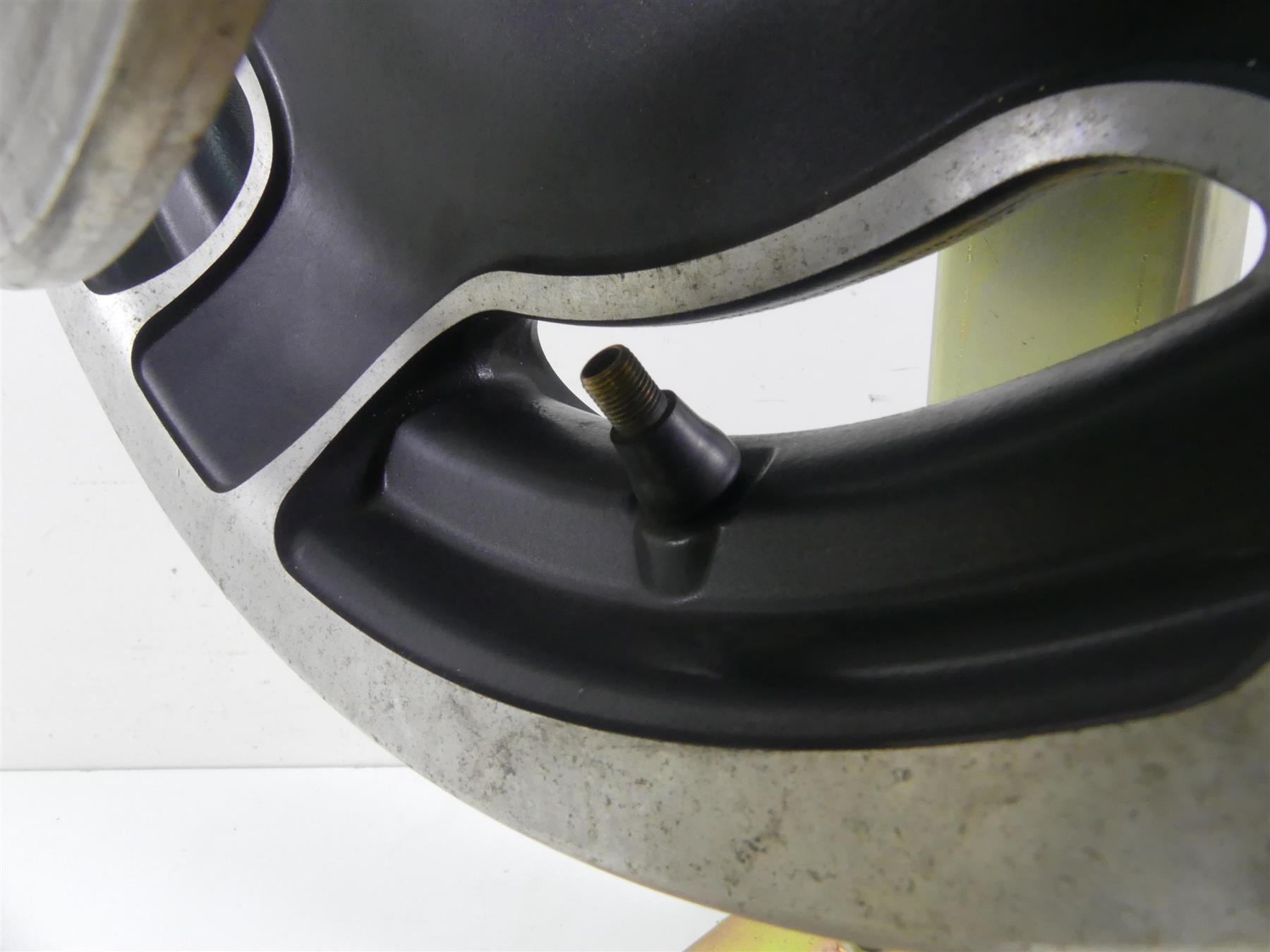 2002 Harley Touring FLHRCI Road King Rear Straight 16x3 Wheel Rim 41288-06 {{ shop.shopifyCountryName }} - Mototech271