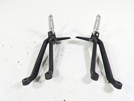 2023 Triumph Street Triple 765 RS Rear Passenger Footpeg Set T2088156 T2088157 {{ shop.shopifyCountryName }} - Mototech271