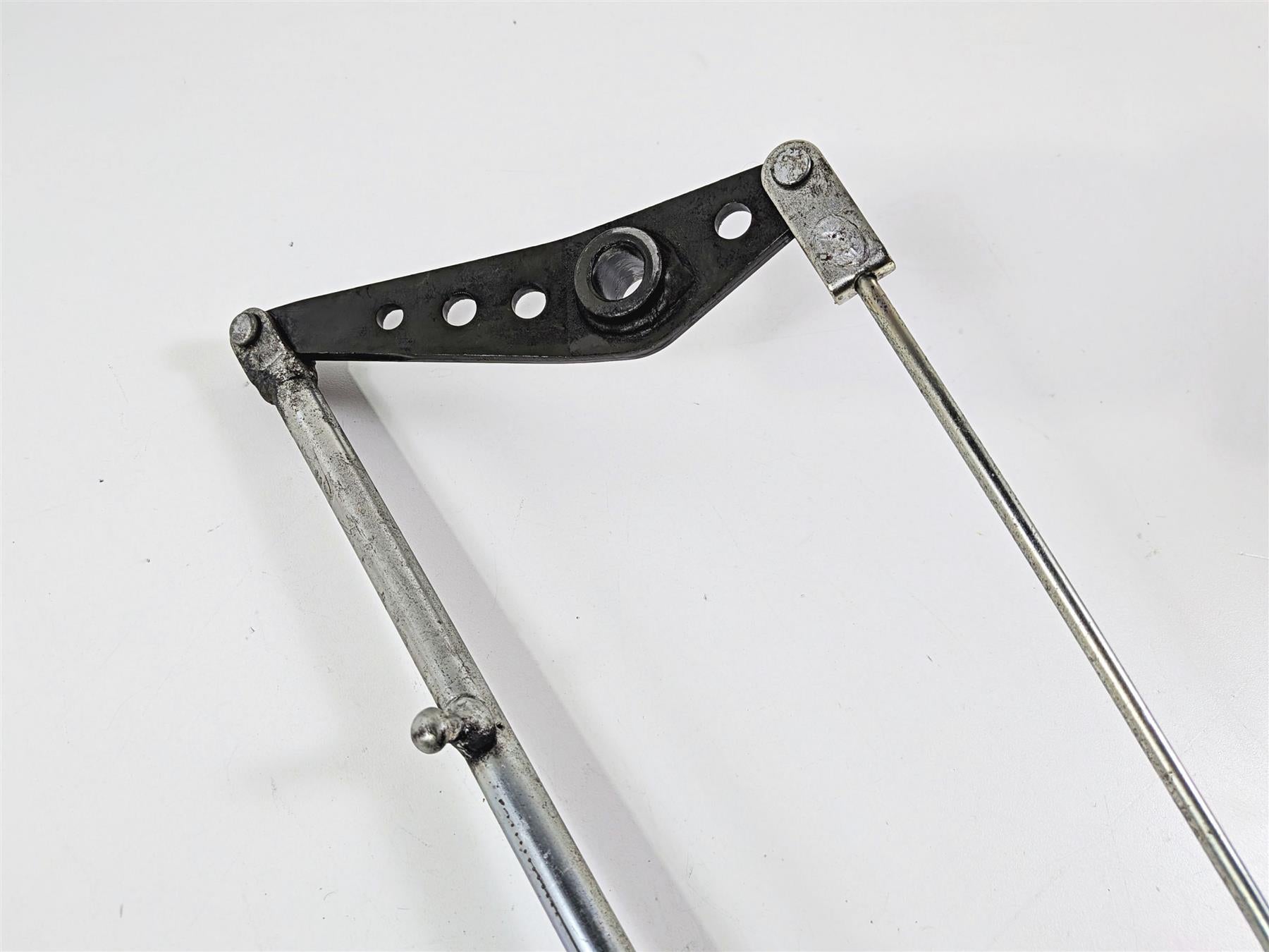 2005 Suzuki VZ800 M50 Boulevard Right Footpeg + Brake Links Set 43511-41F00 {{ shop.shopifyCountryName }} - Mototech271