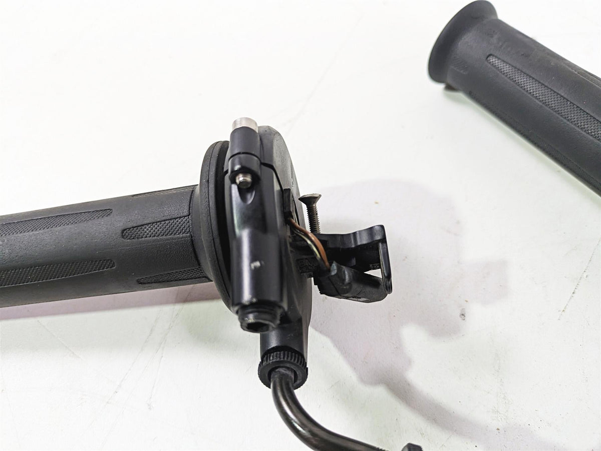 2016 BMW F800R K73 Left Right Hand Heated Grip Set 61317708227 61317708228 {{ shop.shopifyCountryName }} - Mototech271