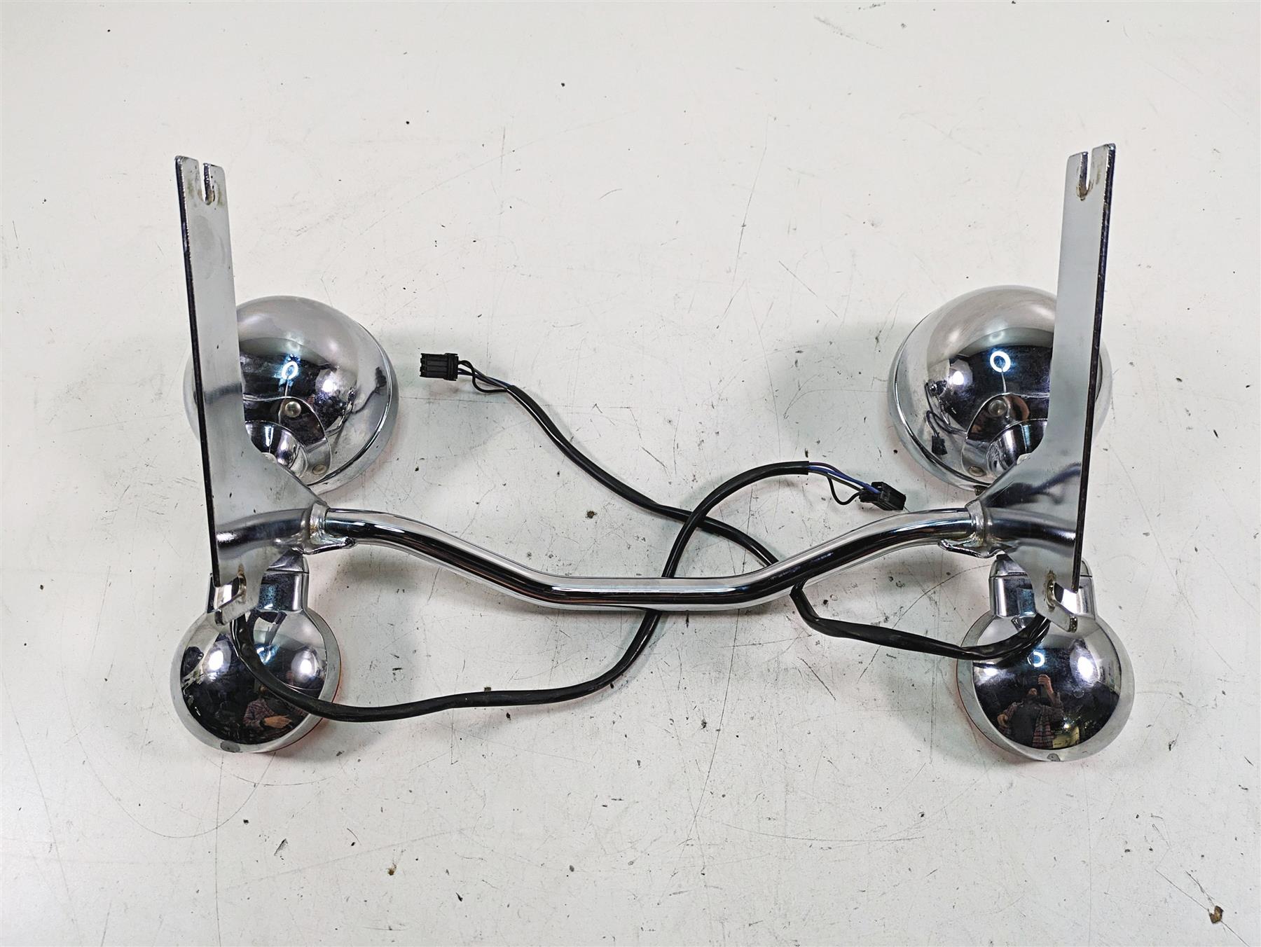 2008 Harley FLHTCU Electra Glide Front Blinker Led Spot Light Bar 68712-94A {{ shop.shopifyCountryName }} - Mototech271