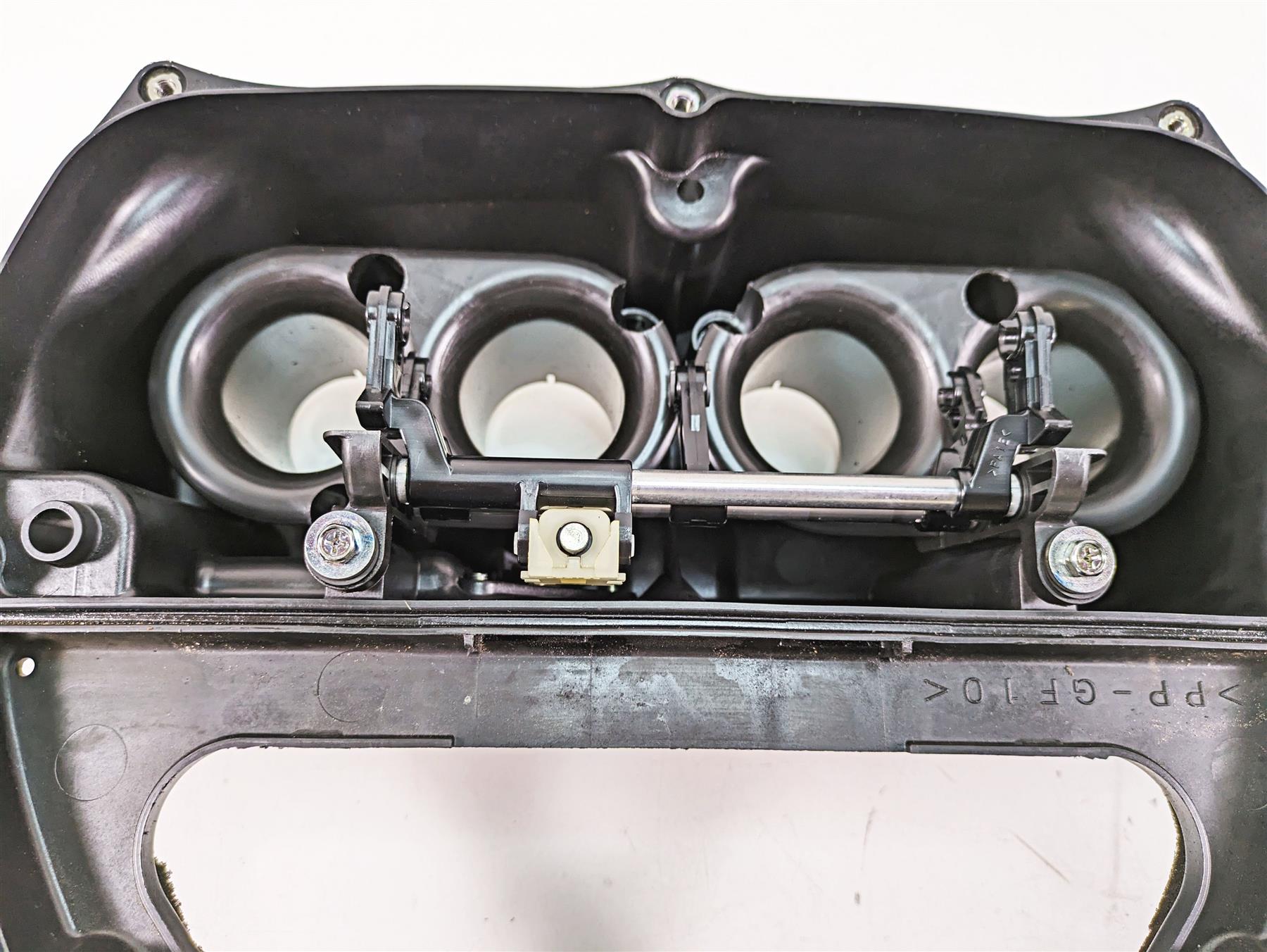 2007 Yamaha R1 YZFR1 Air Filter Box + Actuator & Tubes - Read 4C8-14411-00-00 {{ shop.shopifyCountryName }} - Mototech271