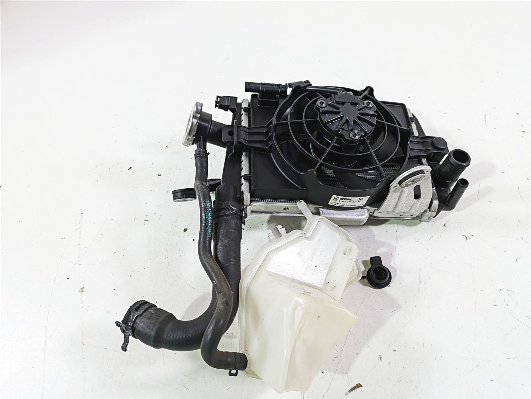 2014 BMW R1200 RT RTW K52 Right Radiator Fan Hoses Reservoir Set 17118546416 {{ shop.shopifyCountryName }} - Mototech271