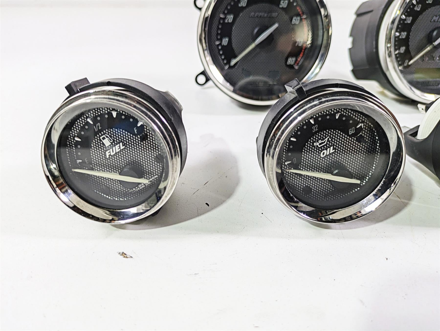 2011 Harley Touring FLHTCUSE CVO E-Glide Speedo Tacho Meter Gauges Set 70731-10 {{ shop.shopifyCountryName }} - Mototech271