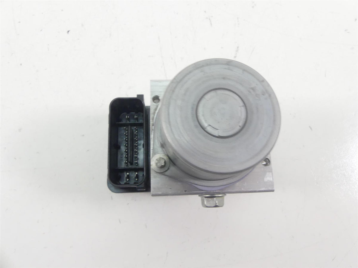 2022 Yamaha MT09 FZ09 Abs Brake Pump Pressure Module B7N-85930-09-00 {{ shop.shopifyCountryName }} - Mototech271