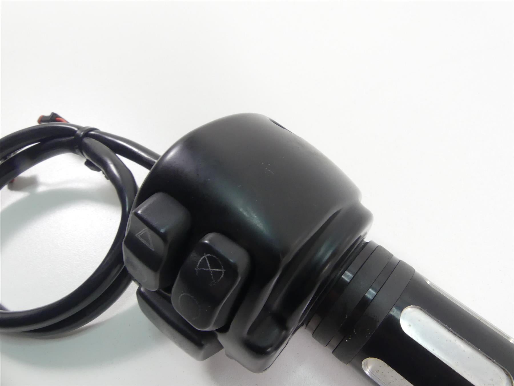 2018 Harley FXBRS Softail Breakout Right Hand Start Kill Control Switch 71500462 {{ shop.shopifyCountryName }} - Mototech271