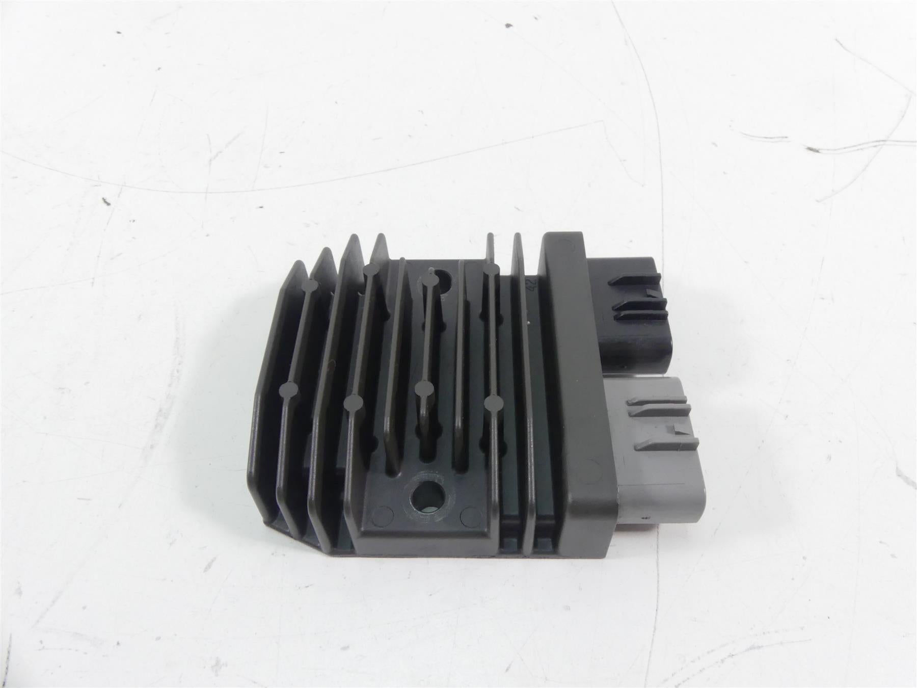 2015 Ducati Diavel Carbon Red Rectifier Voltage Regulator 54040301B FH020AA {{ shop.shopifyCountryName }} - Mototech271