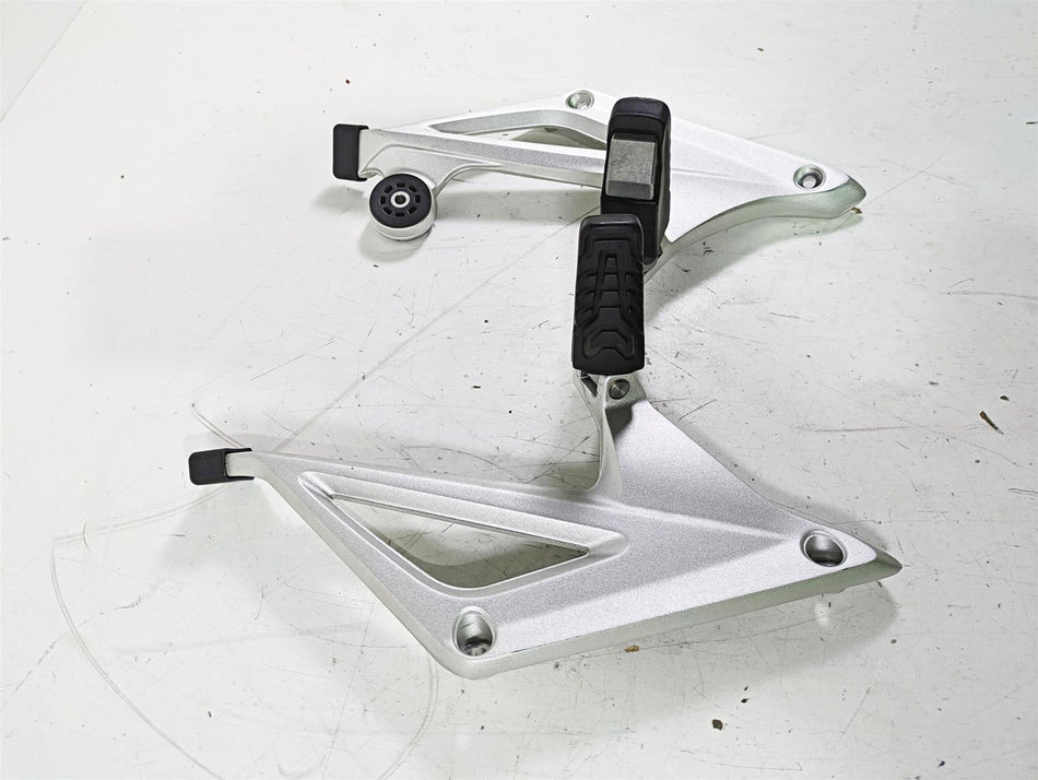 2014 BMW R1200 RT RTW K52 Passenger Footpeg Set 46718534789 46718534790 {{ shop.shopifyCountryName }} - Mototech271