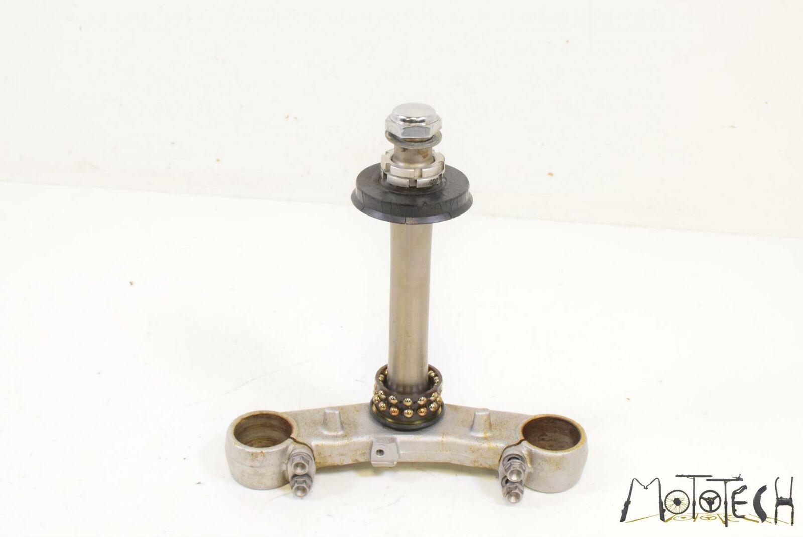 2006 Suzuki SV650 S Lower Triple Tree Steering Clamp 51410-17G20 {{ shop.shopifyCountryName }} - Mototech271