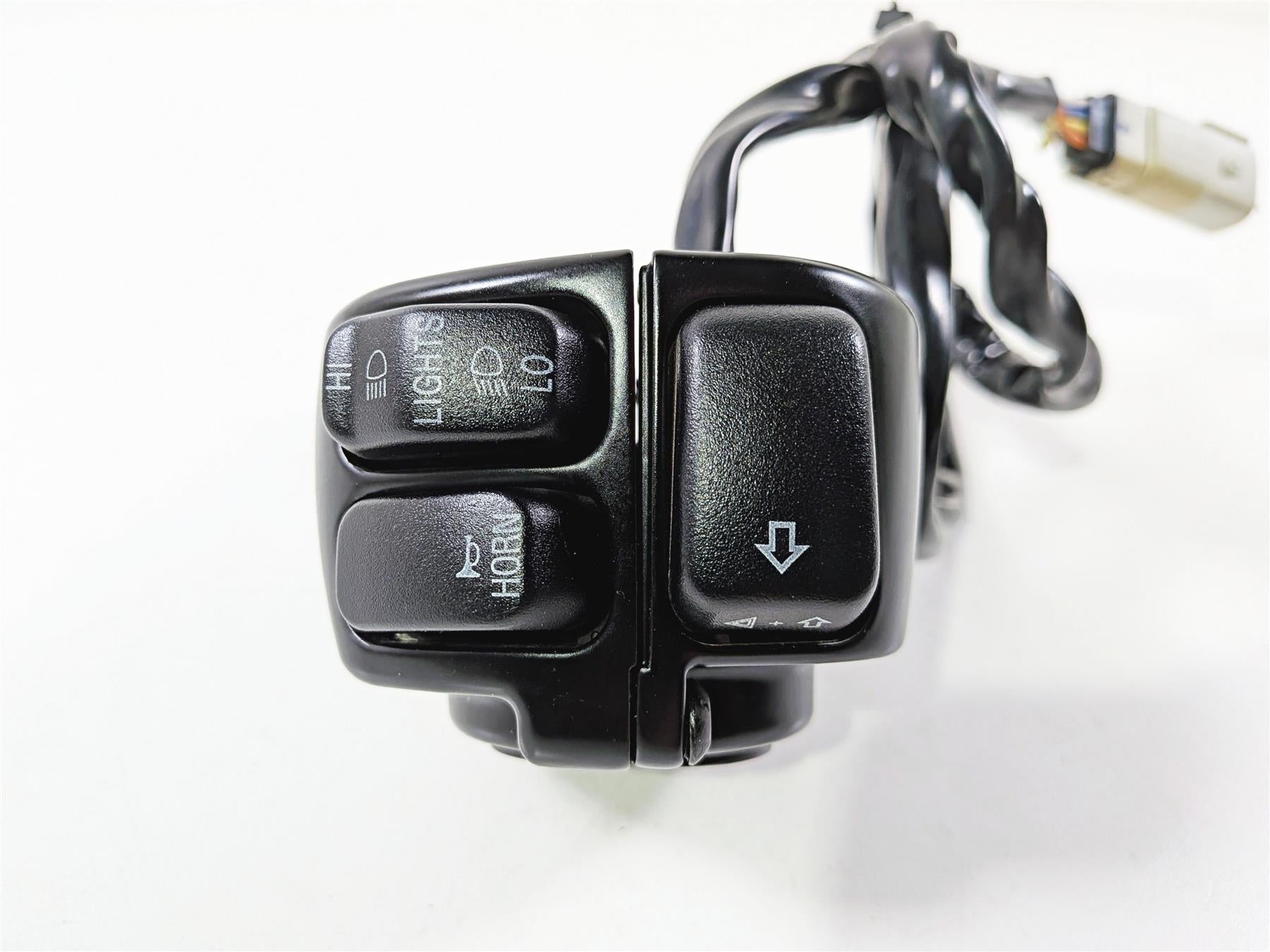 2011 Harley VRSCDX Night Rod Left Hand Turn Signal Control Switch 71682-06A {{ shop.shopifyCountryName }} - Mototech271