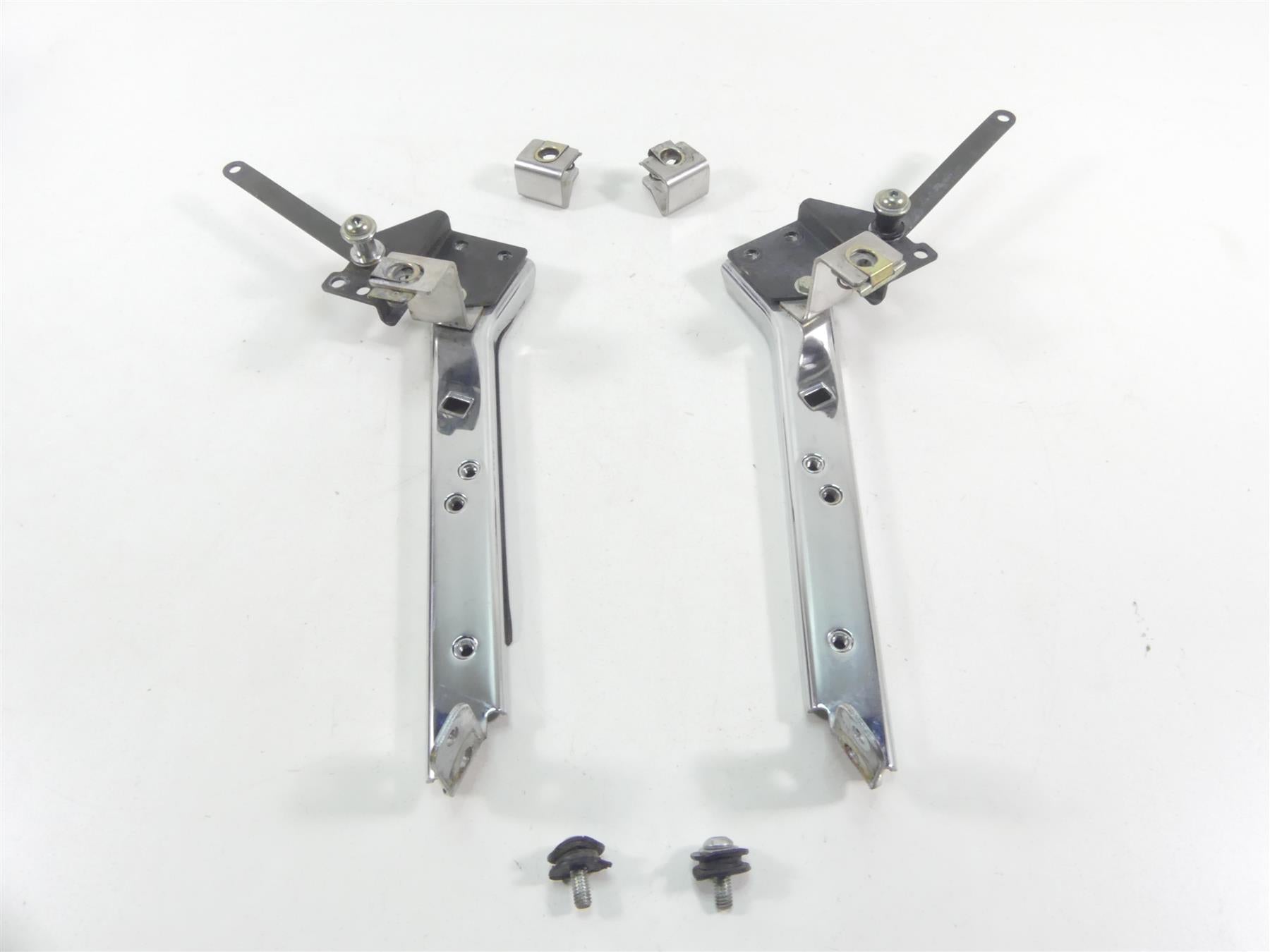2004 Harley FLHTC SE CVO Electra Glide Saddlebag Guard Rail Set 90718-79 {{ shop.shopifyCountryName }} - Mototech271