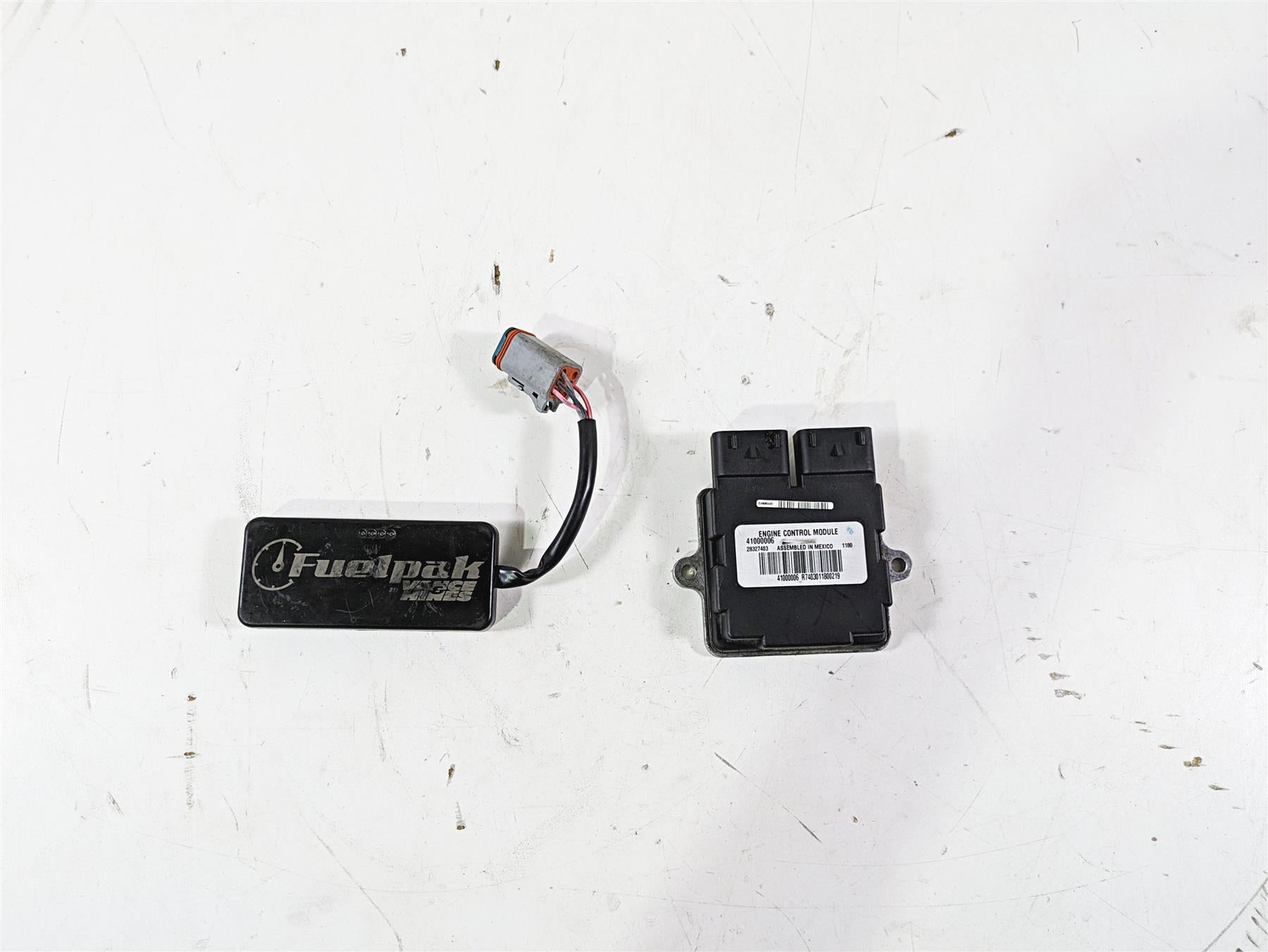 2012 Harley FLD Dyna Switchback Cdi Ecu Ecm Engine Control Module & FP3 Vance Hines Fuel Pak 41000006 280005 {{ shop.shopifyCountryName }} - Mototech271