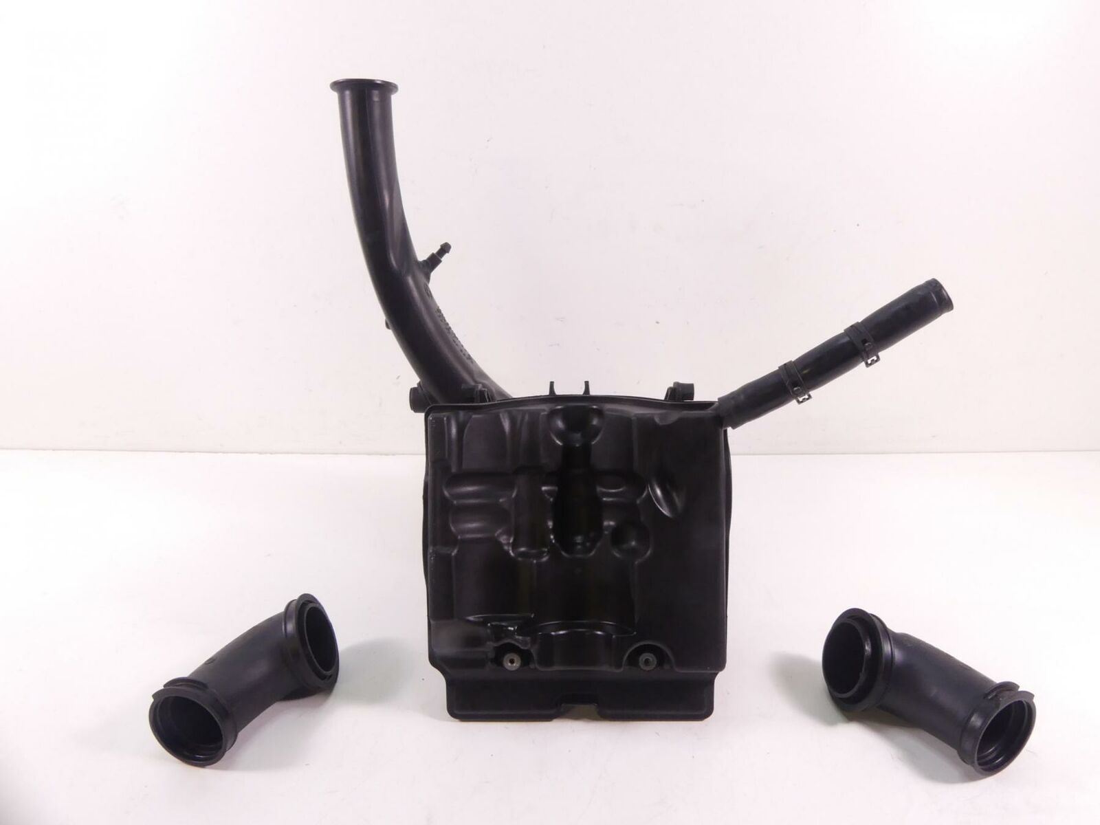 2010 BMW R1200GS Adventure K255 Air Box Cleaner Breather Filter Duct 13717720354 {{ shop.shopifyCountryName }} - Mototech271