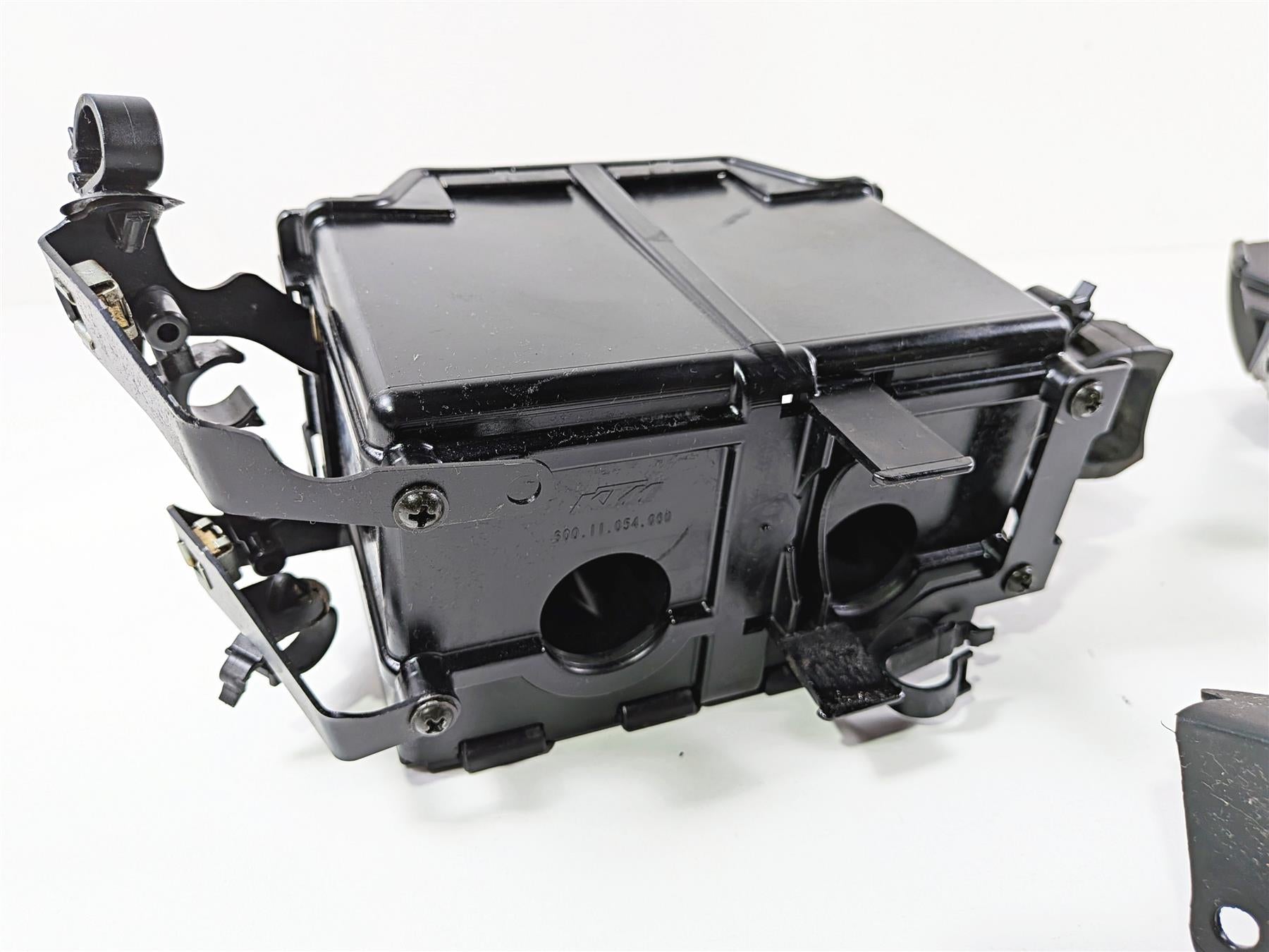 2005 KTM 950 LC8 Adventure Speedo Mount Battery Box Inlet Scoop Fairing {{ shop.shopifyCountryName }} - Mototech271