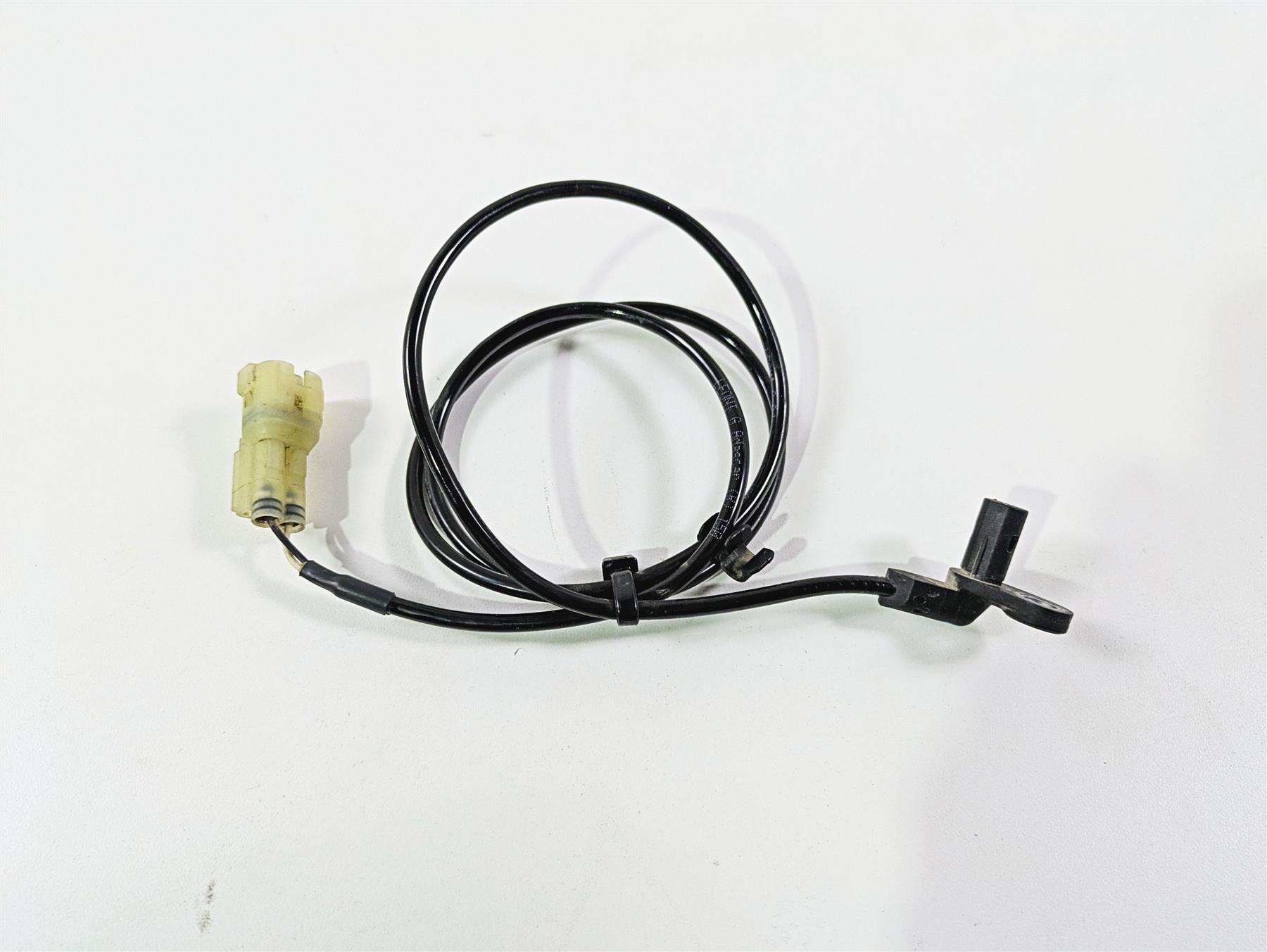 2024 Triumph Tiger 900 GT Front Abs Brake Wheel Speed Sensor T2029935 {{ shop.shopifyCountryName }} - Mototech271