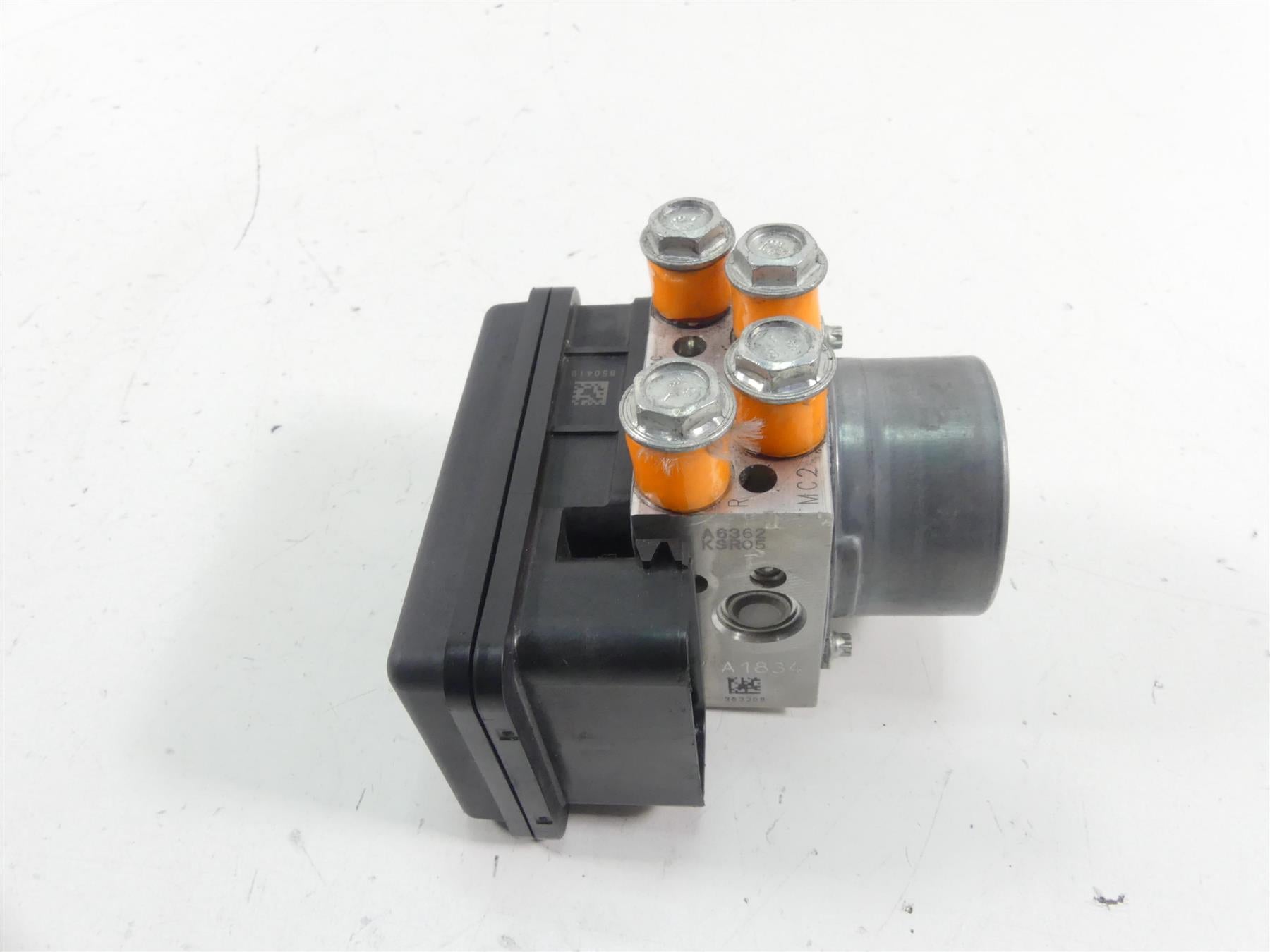 2021 Harley Softail FLSB Sport Glide Abs Brake Pump Pressure Module 41100044C {{ shop.shopifyCountryName }} - Mototech271