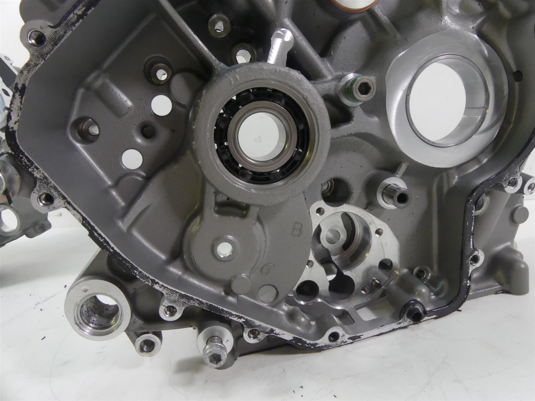 2020 Ducati Panigale V2 Engine Motor Crankcase Crank Case Set 22523281E {{ shop.shopifyCountryName }} - Mototech271