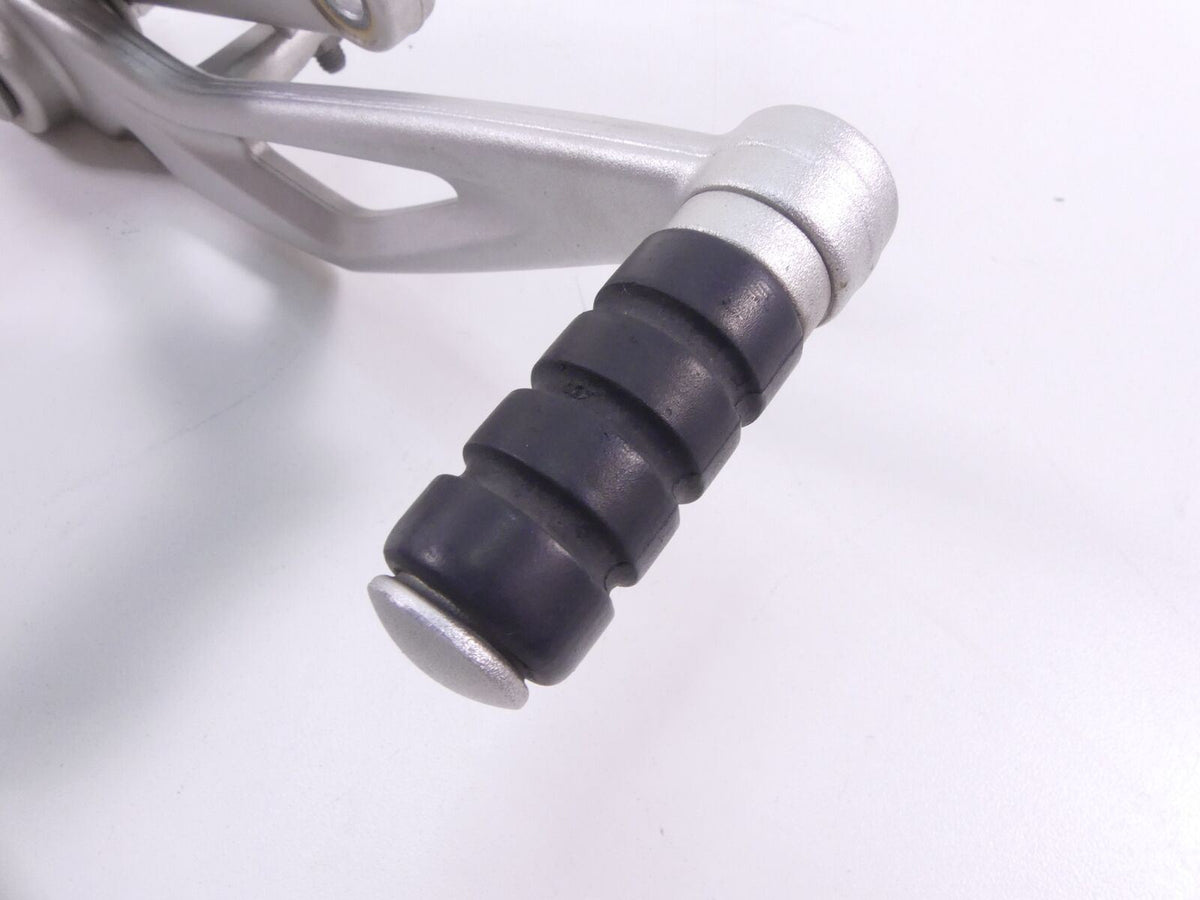 2008 BMW R1200R K27 Right Rider Footpeg Foot Peg Brake Pedal Set 46717671076 {{ shop.shopifyCountryName }} - Mototech271