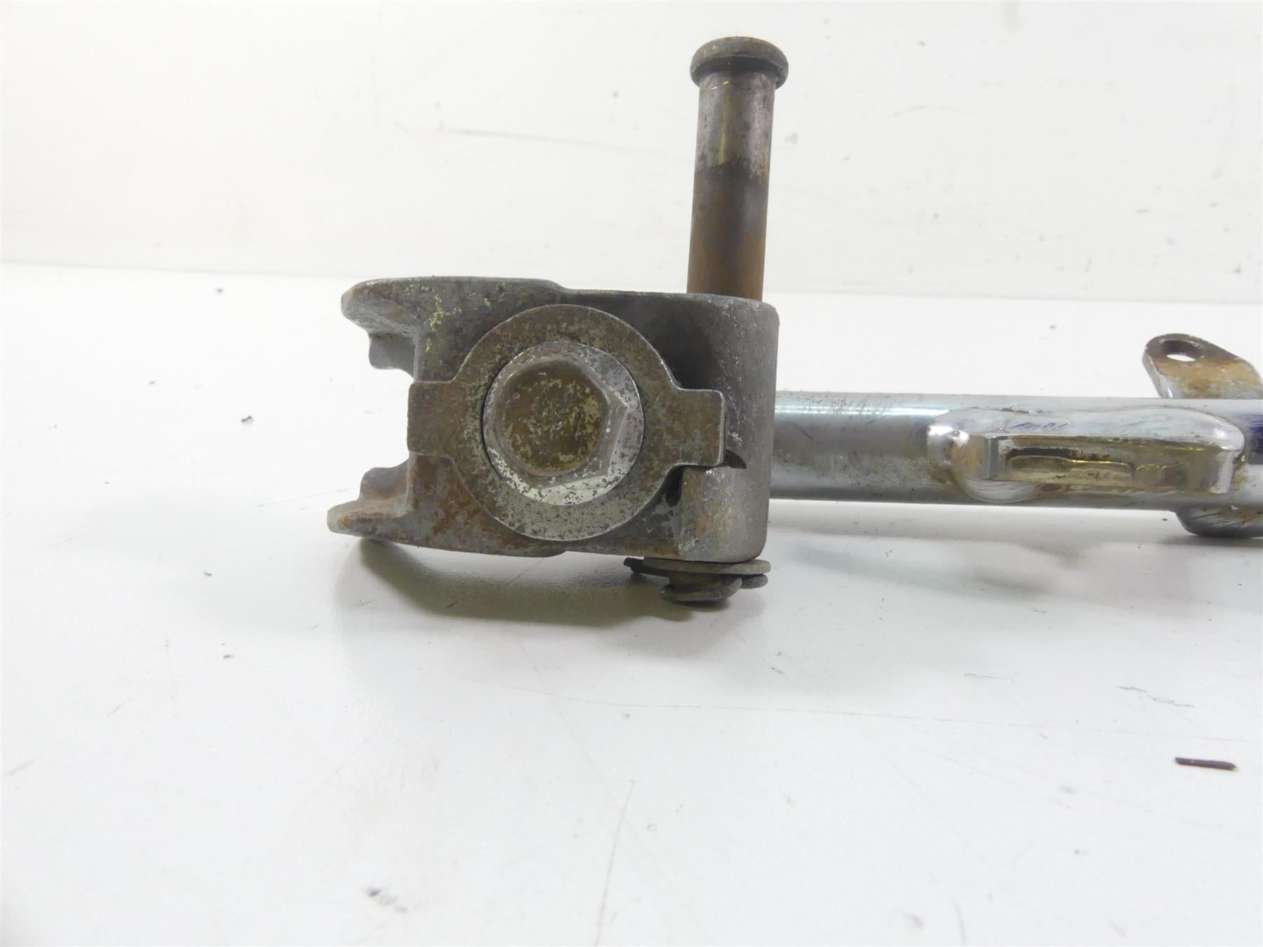 2011 Harley FXDWG Dyna Wide Glide Side Kickstand Kick Jiffy Stand 49704-90H {{ shop.shopifyCountryName }} - Mototech271