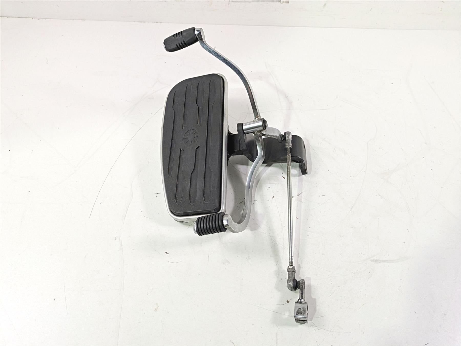 2008 Yamaha XVS1300 V-Star Tourer Left Floorboard Shifter Set 3D8-27410-00-00 {{ shop.shopifyCountryName }} - Mototech271