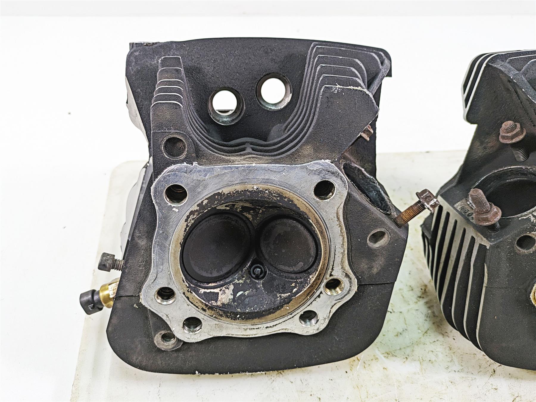 S&S Cycle Super Stock Twin Cam Cylinder Head Set 90-1050R-S F00404 {{ shop.shopifyCountryName }} - Mototech271