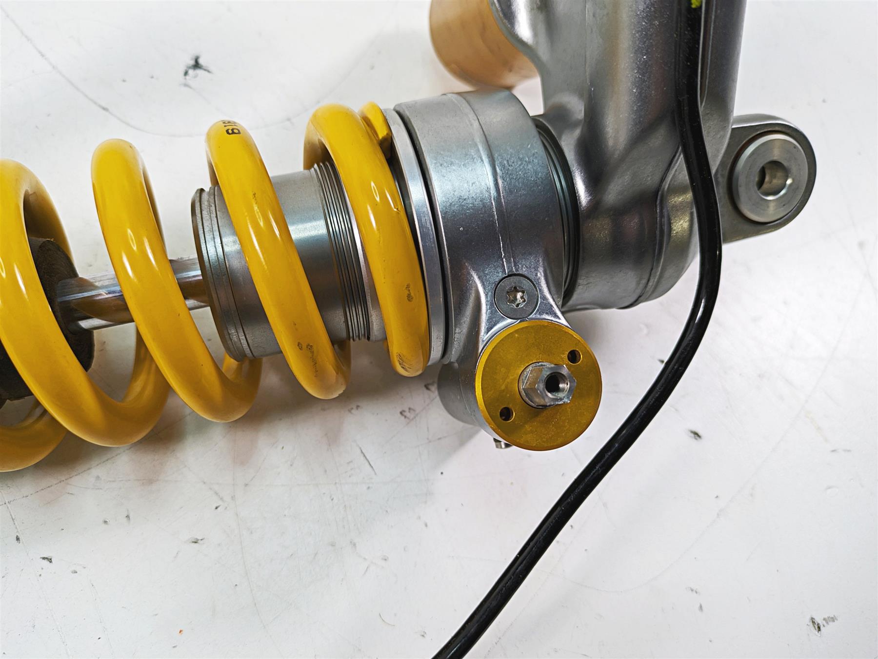 2020 Aprilia Tuono V4 Factory Rear Ohlins TTX Shock Damper 776miles 2B005519 {{ shop.shopifyCountryName }} - Mototech271