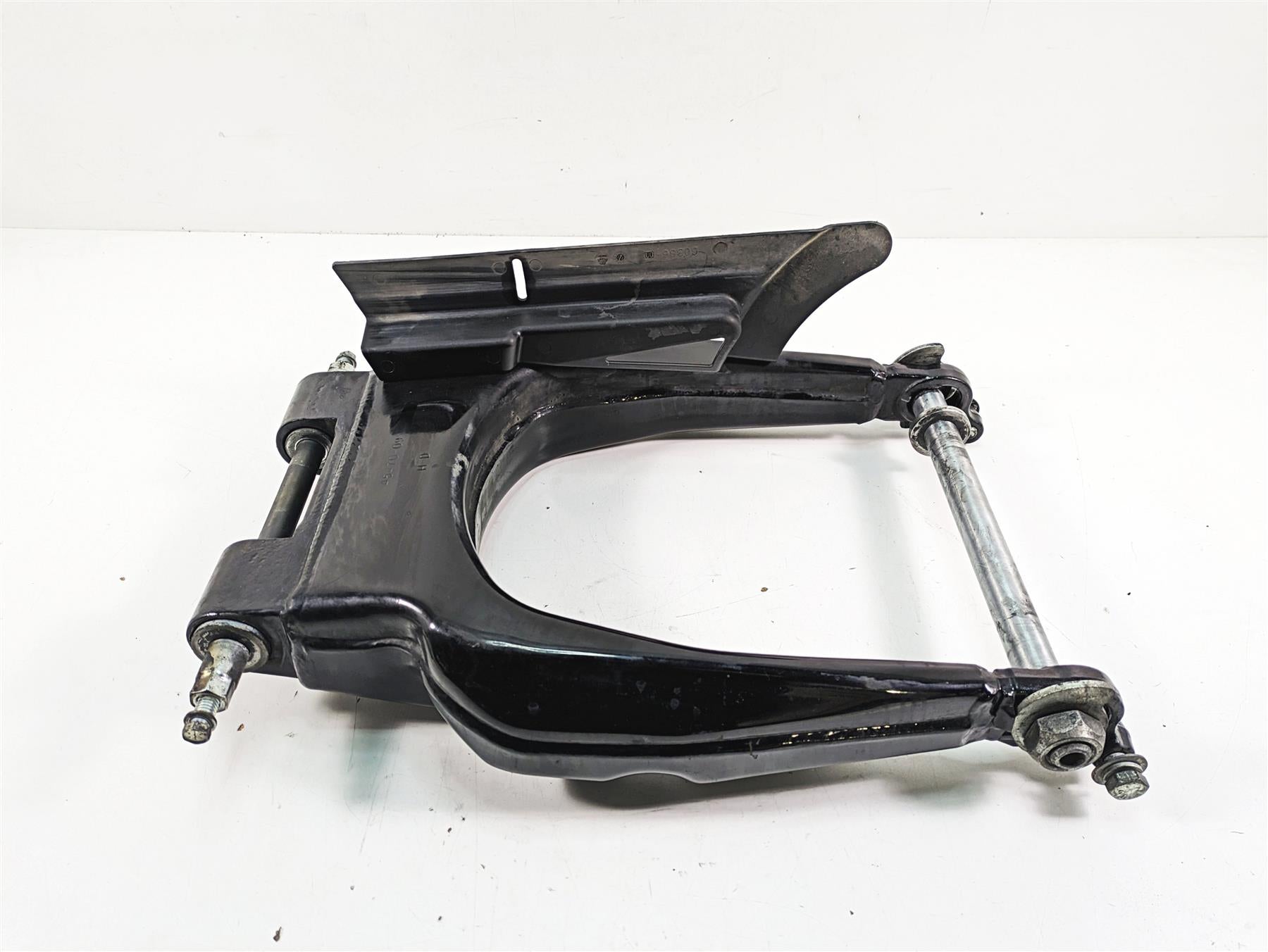 2014 Harley Touring FLHTK Electra Glide Rear Swingarm + Axle Set 47549-09A