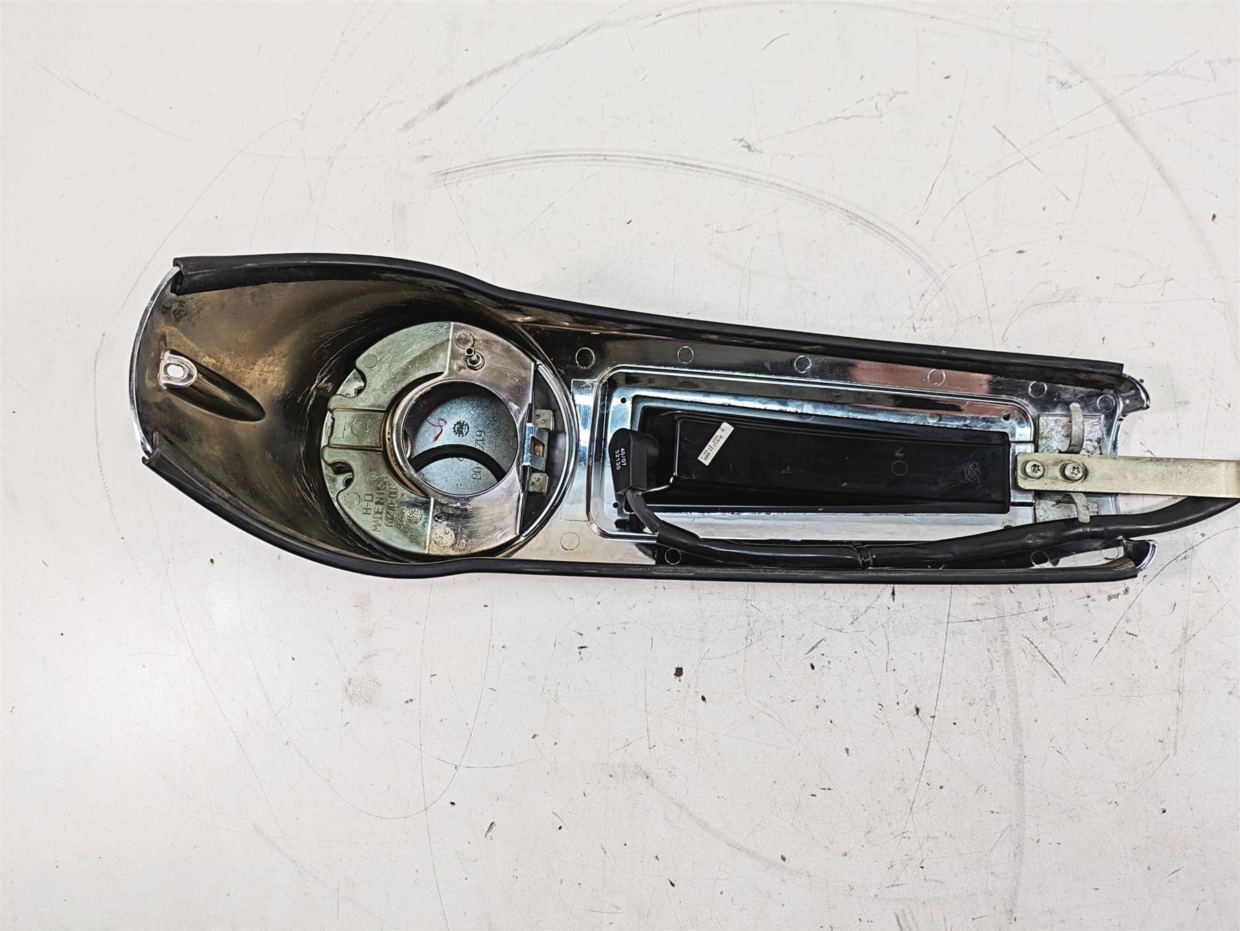 2008 Harley FLHTCU Electra Glide Fuel Tank Dash Intercom Console Cover 61270-08 {{ shop.shopifyCountryName }} - Mototech271