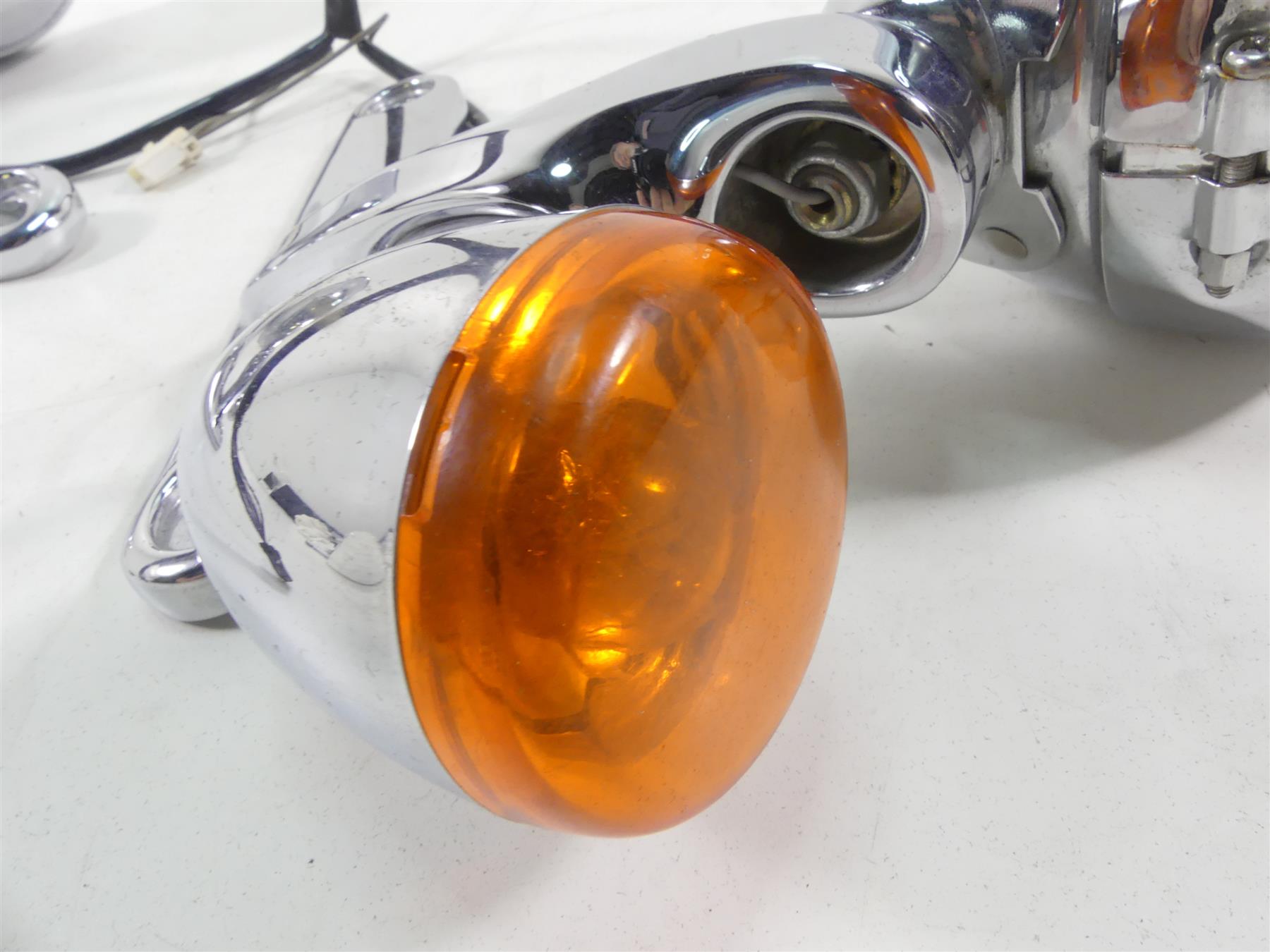 2004 Harley FLHTC SE CVO Electra Glide Front Spot Light Blinker Set 68836-04 {{ shop.shopifyCountryName }} - Mototech271
