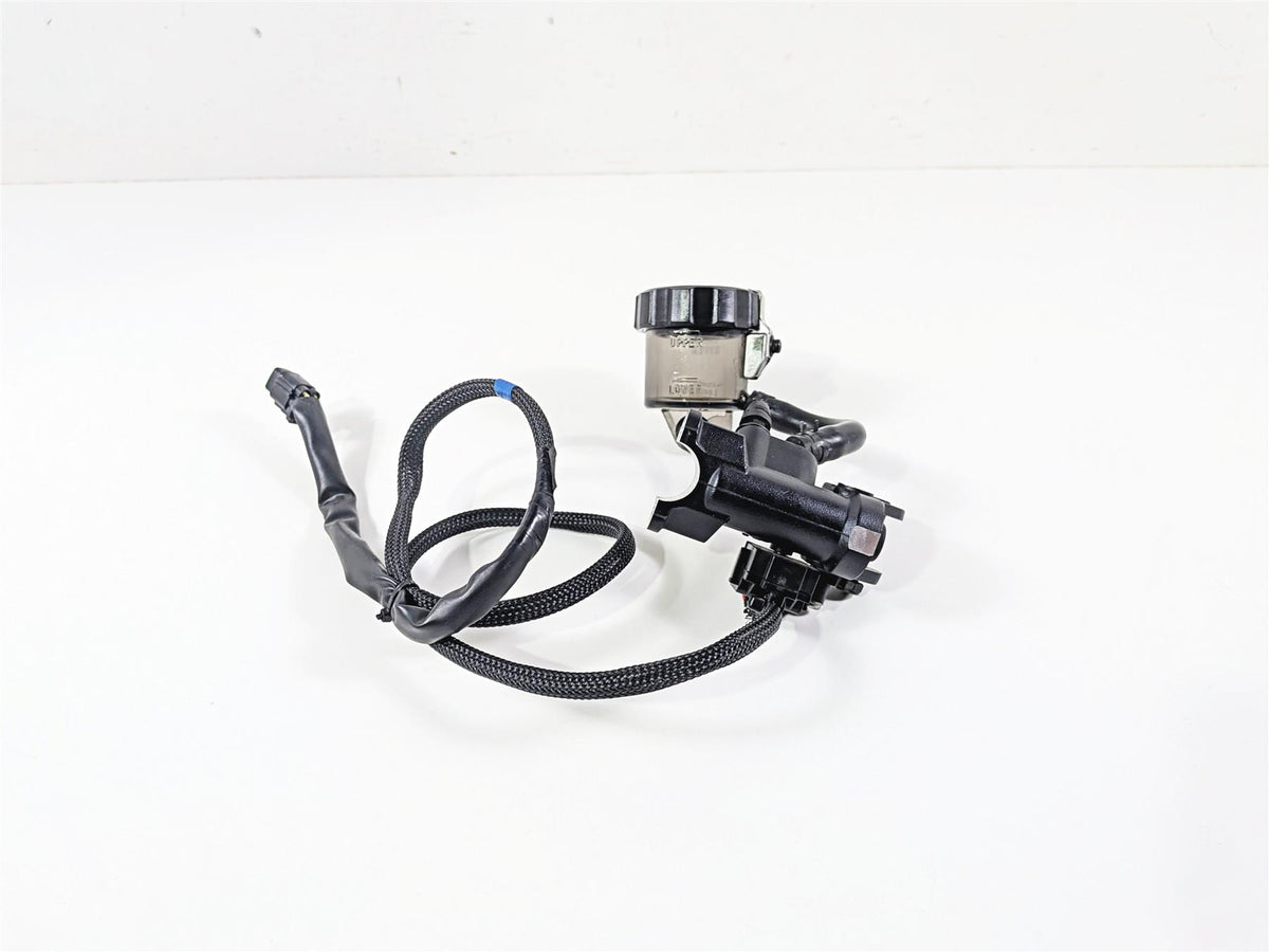 2023 Yamaha MT10 MTN1000 Front Radial Brake Pump Brembo B5Y-2583T-01-00 {{ shop.shopifyCountryName }} - Mototech271