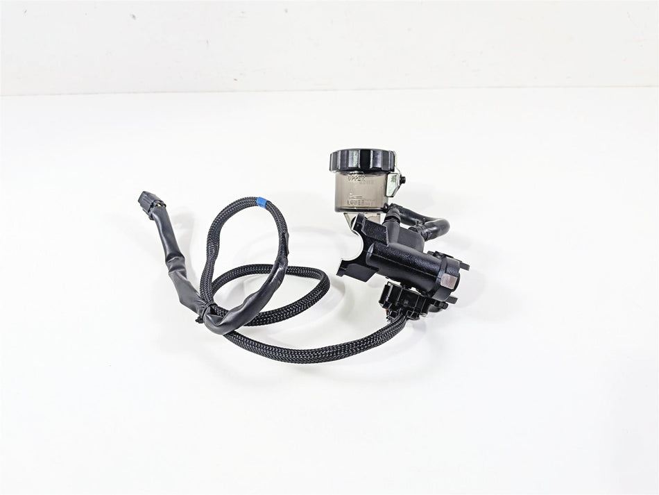 2023 Yamaha MT10 MTN1000 Front Radial Brake Pump Brembo B5Y-2583T-01-00 {{ shop.shopifyCountryName }} - Mototech271
