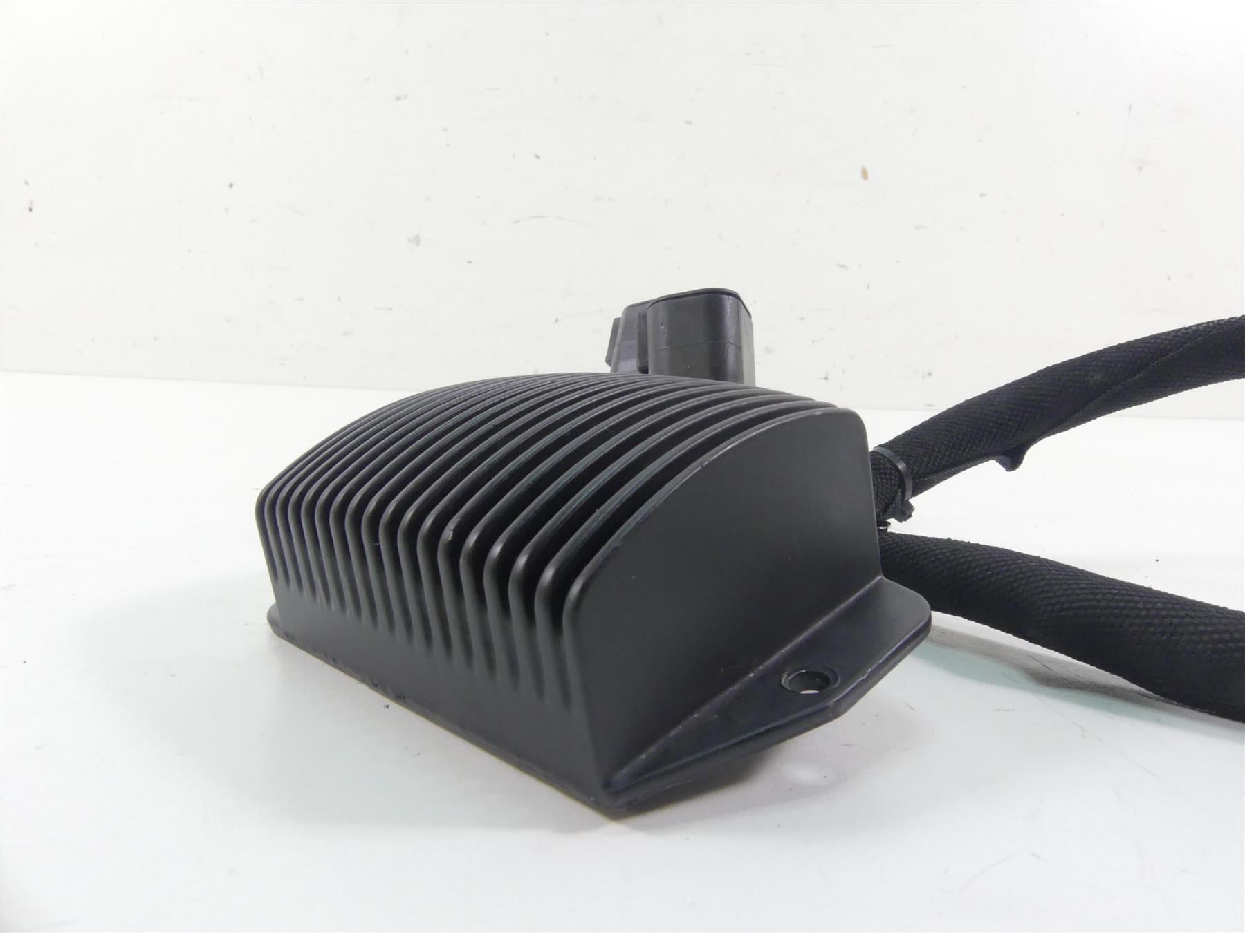 2007 Buell XB12 SS Lightning Rectifier Voltage Regulator Y0302.02A8 {{ shop.shopifyCountryName }} - Mototech271