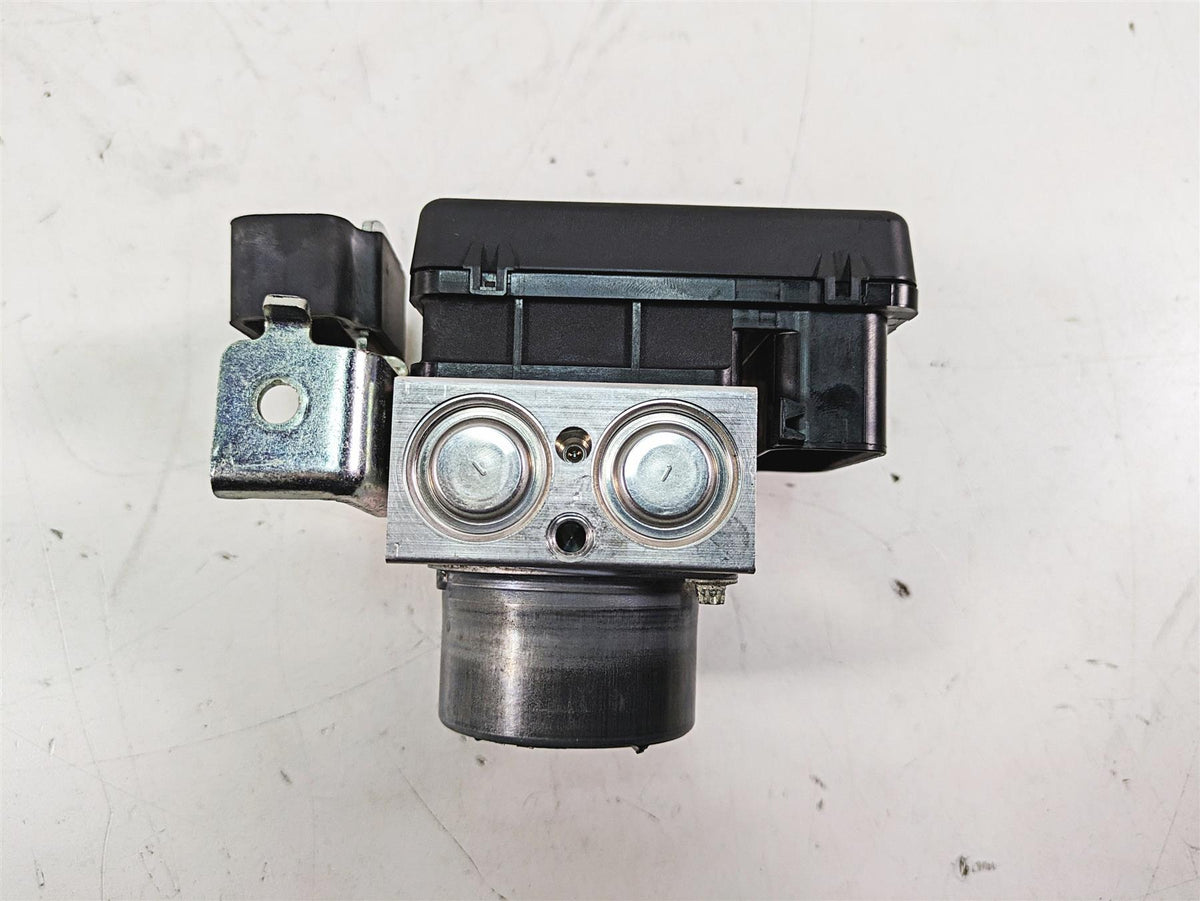2017 Mv Agusta Dragster 800 Abs Brake Pump Module Unit 8000B9134 8000B9884 {{ shop.shopifyCountryName }} - Mototech271