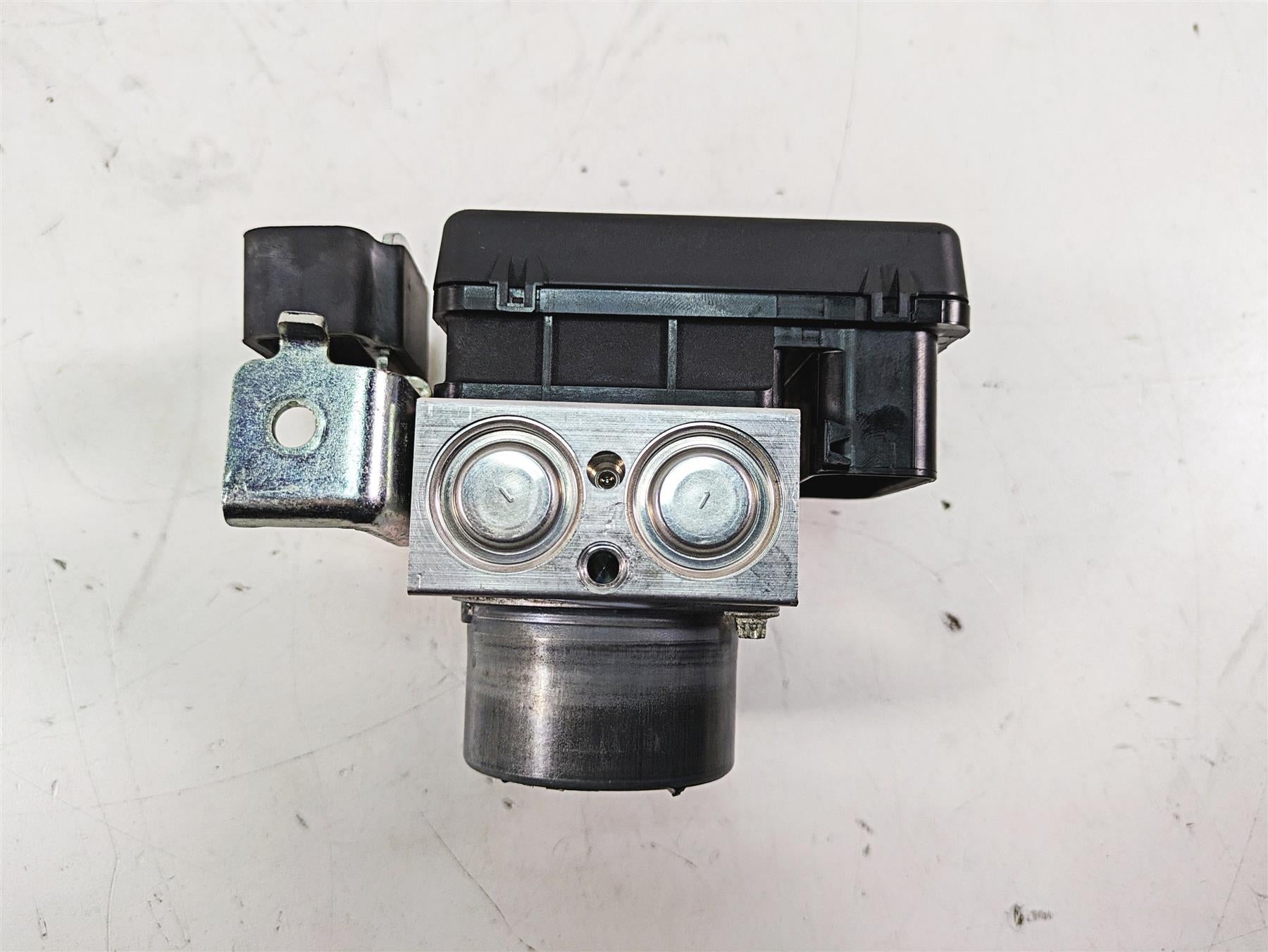2017 Mv Agusta Dragster 800 Abs Brake Pump Module Unit 8000B9134 8000B9884 {{ shop.shopifyCountryName }} - Mototech271