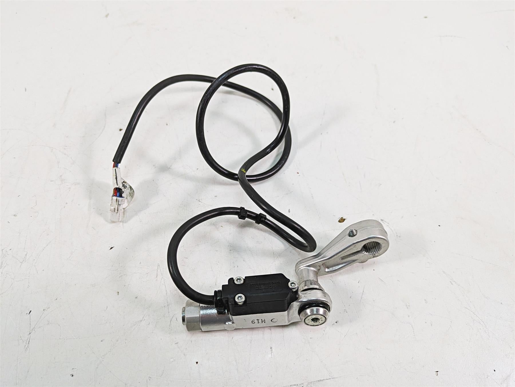2020 Aprilia Tuono V4 Factory Quickshifter Quick Shift Shifter Assist 2B002890 {{ shop.shopifyCountryName }} - Mototech271